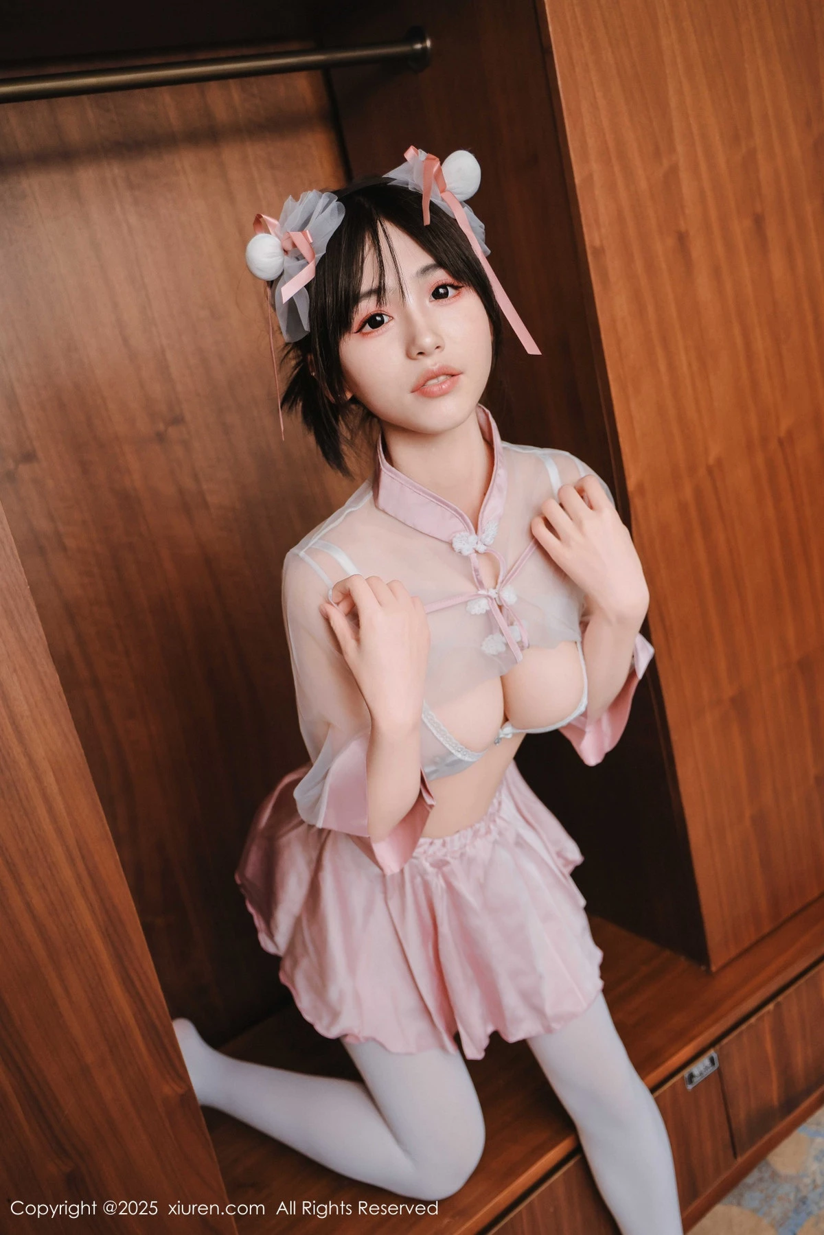 [[XiuRen秀人网]秀人网]No.9763_模特奶芙乔乔性感粉色情趣内衣配白丝吊袜秀凹凸身材诱惑写真68P