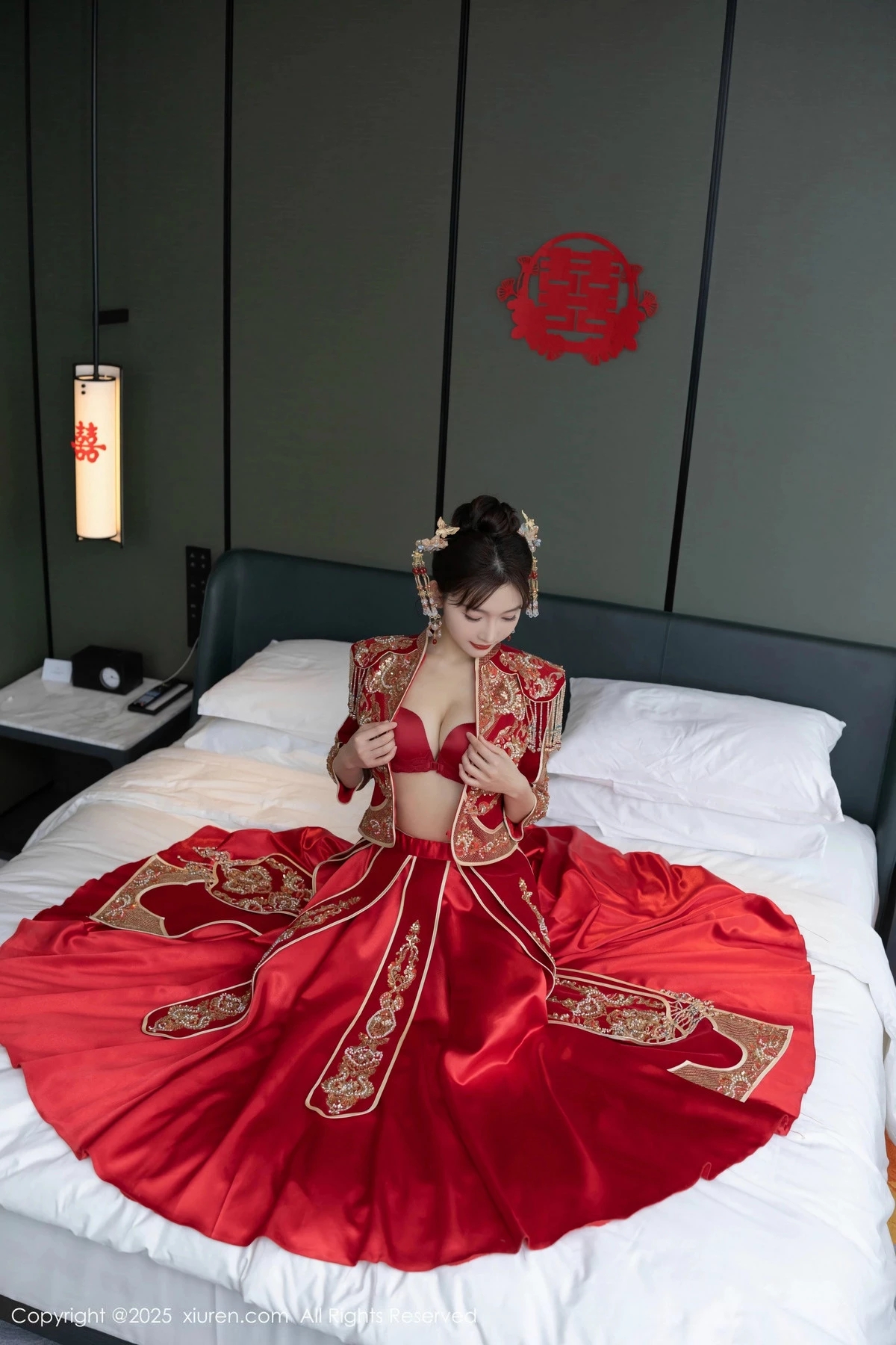 [[XiuRen秀人网]秀人网]No.9770_模特陆萱萱性感新娘装露红色内衣配超薄肉丝秀柔美身材诱惑写真82P