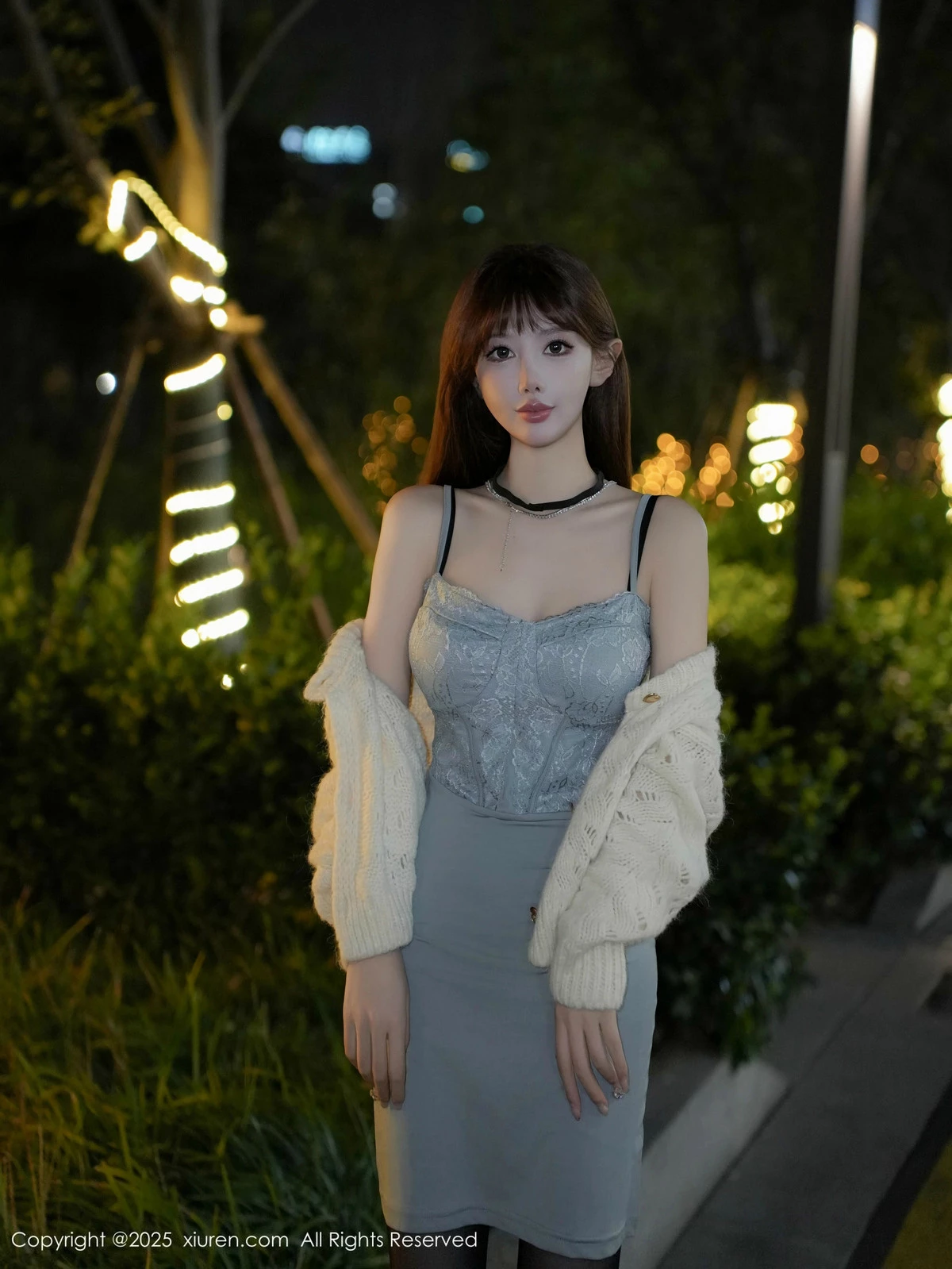 [[XiuRen秀人网]秀人网]No.9765_模特李金金蓝色吊带裙露黑色内衣配黑丝吊袜秀凹凸身材诱惑写真74P