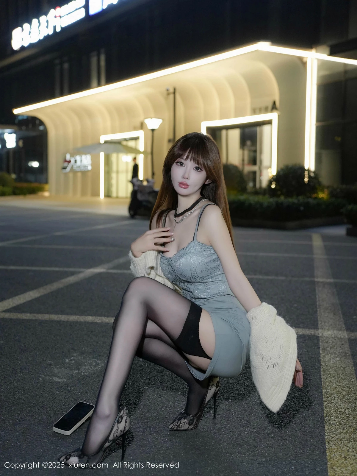 [[XiuRen秀人网]秀人网]No.9765_模特李金金蓝色吊带裙露黑色内衣配黑丝吊袜秀凹凸身材诱惑写真74P