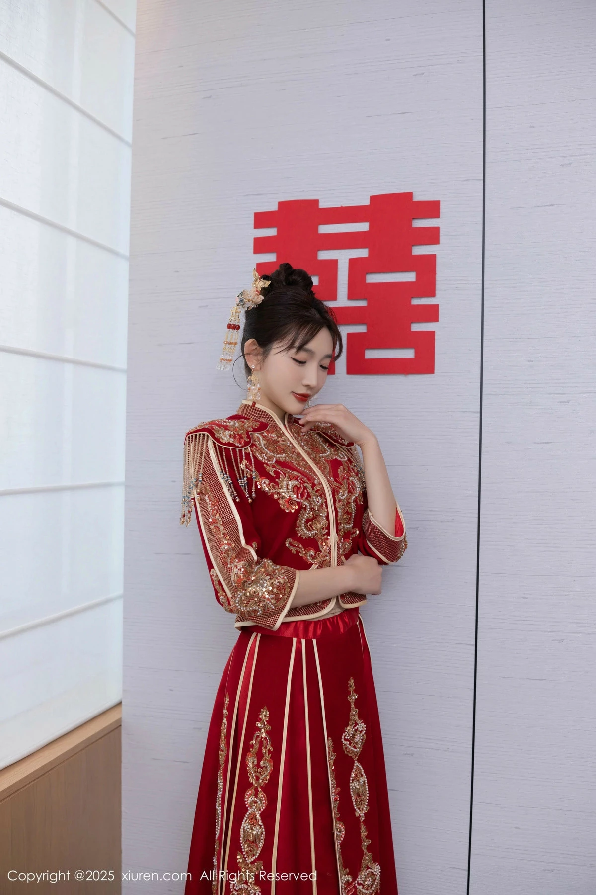 [[XiuRen秀人网]秀人网]No.9770_模特陆萱萱性感新娘装露红色内衣配超薄肉丝秀柔美身材诱惑写真82P