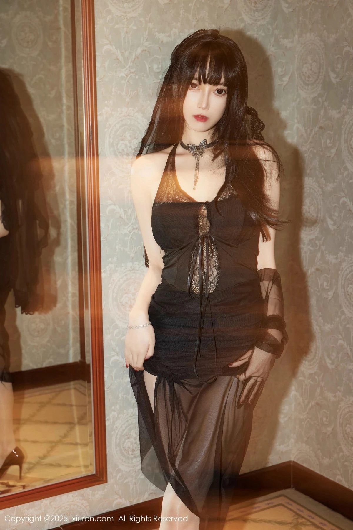 [[XiuRen秀人网]秀人网]No.9773_模特玥儿玥er性感黑色蕾丝连衣裙配超薄肉丝秀曼妙身材诱惑写真72P