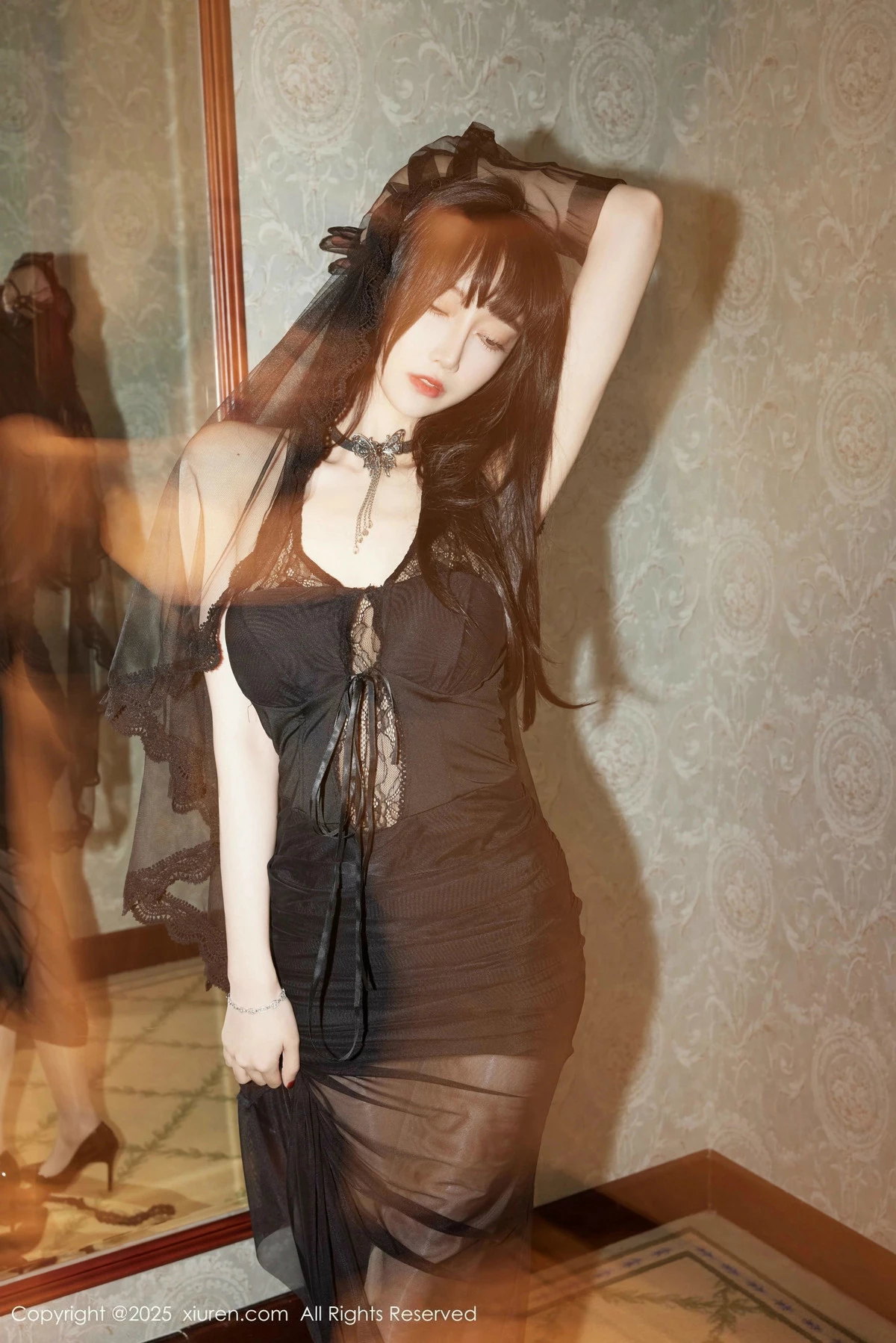 [[XiuRen秀人网]秀人网]No.9773_模特玥儿玥er性感黑色蕾丝连衣裙配超薄肉丝秀曼妙身材诱惑写真72P