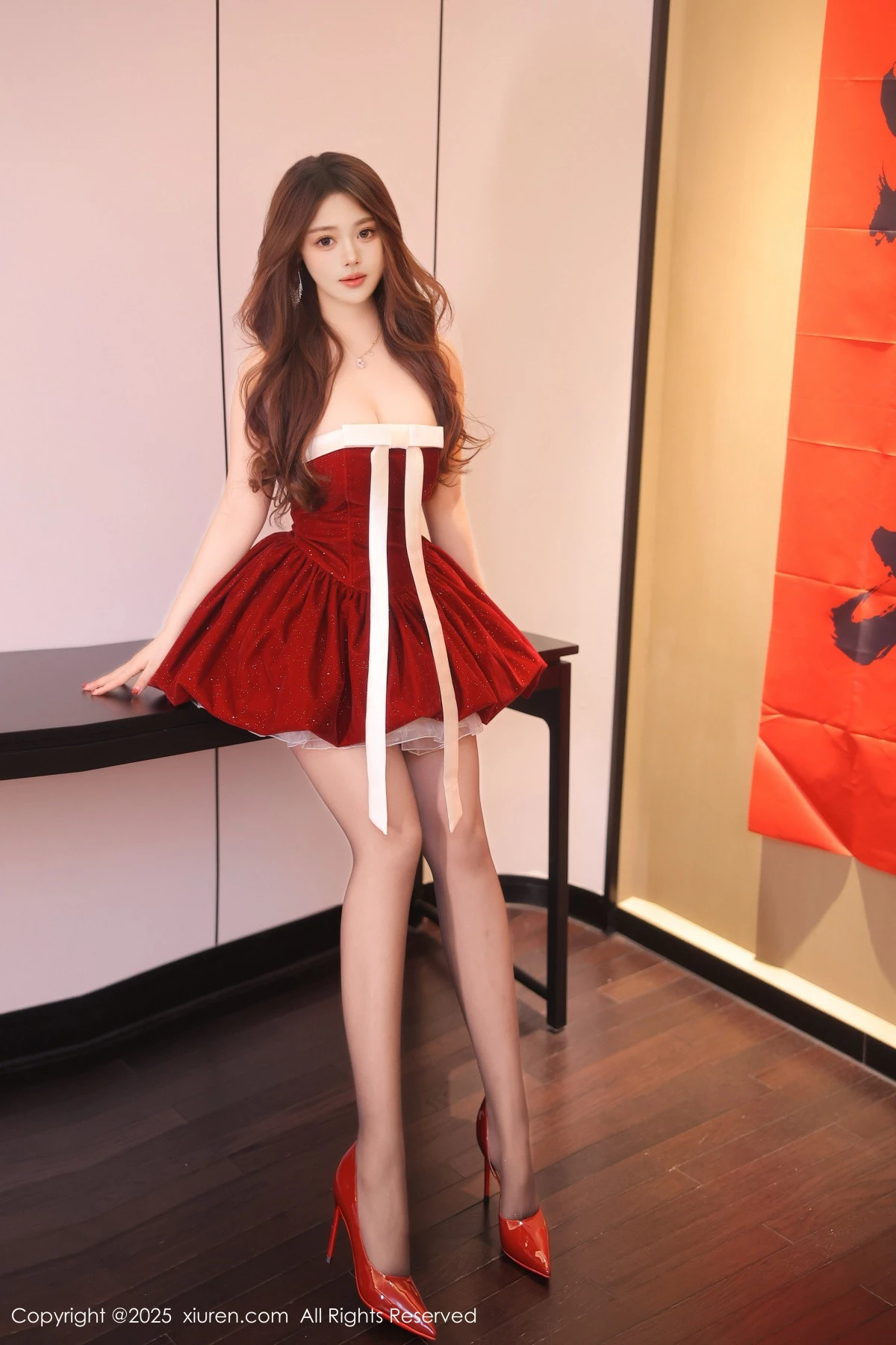[[XiuRen秀人网]秀人网]No.9927_模特蛋蛋宝性感红色连衣短裙配超薄黑丝秀丰腴身材撩人诱惑写真75P