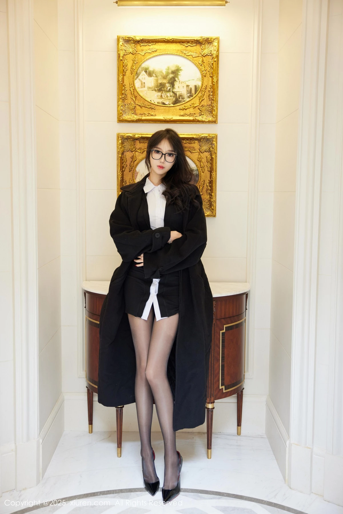 [[XiuRen秀人网]秀人网]No.9926_模特玥儿玥er性感黑色外套裙露黑色内衣配超薄黑丝极致魅惑写真82P