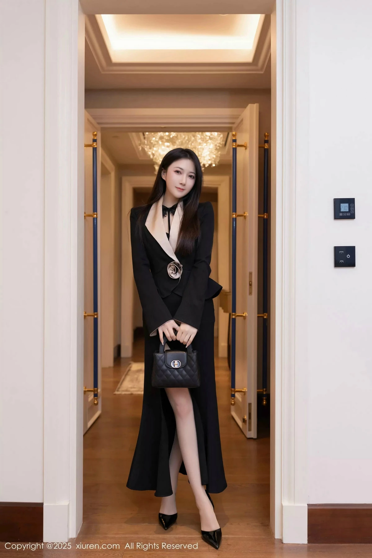 [[XiuRen秀人网]秀人网]No.9953_模特鱼子酱Fish性感黑色连衣裙配超薄肉丝秀曼妙身姿诱惑写真80P