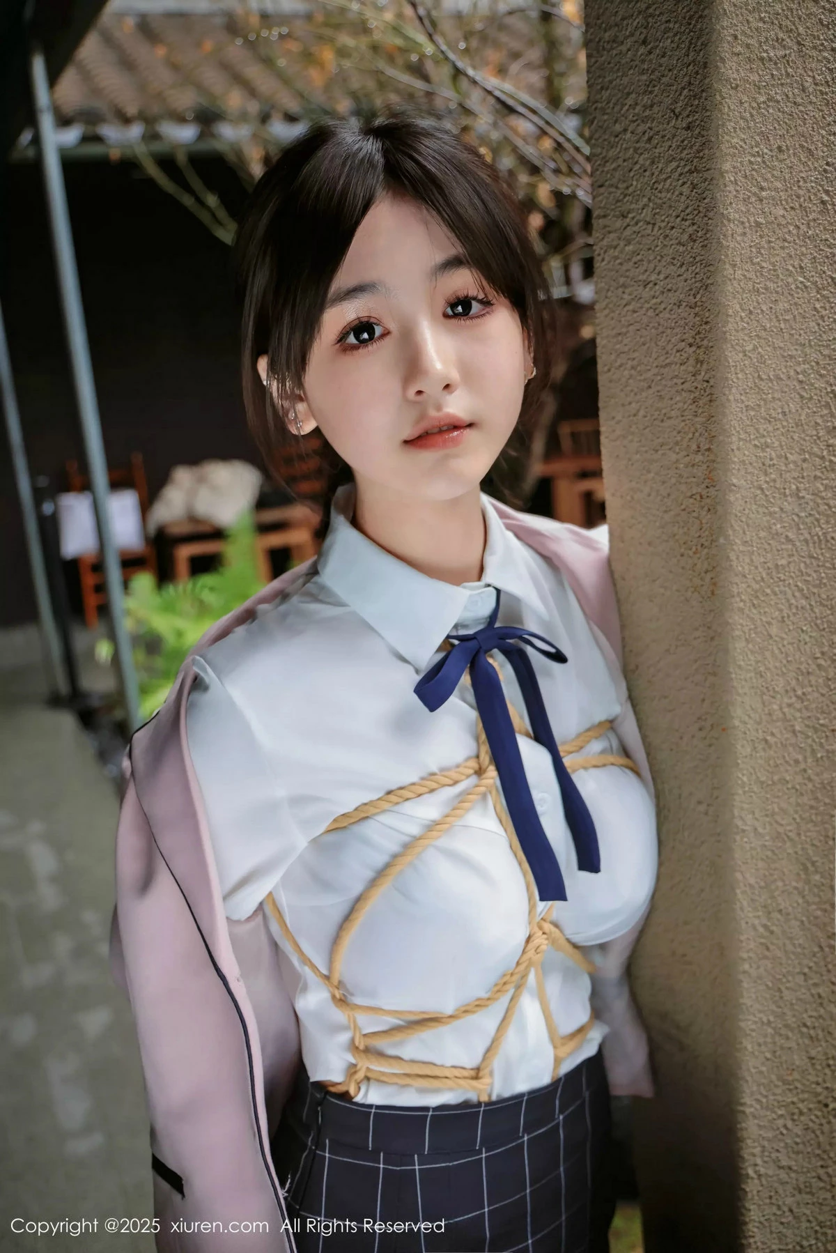 [[XiuRen秀人网]秀人网]No.9949_模特奶芙乔乔捆绑主题性感JK制服配超薄黑丝秀凹凸身材诱惑写真72P