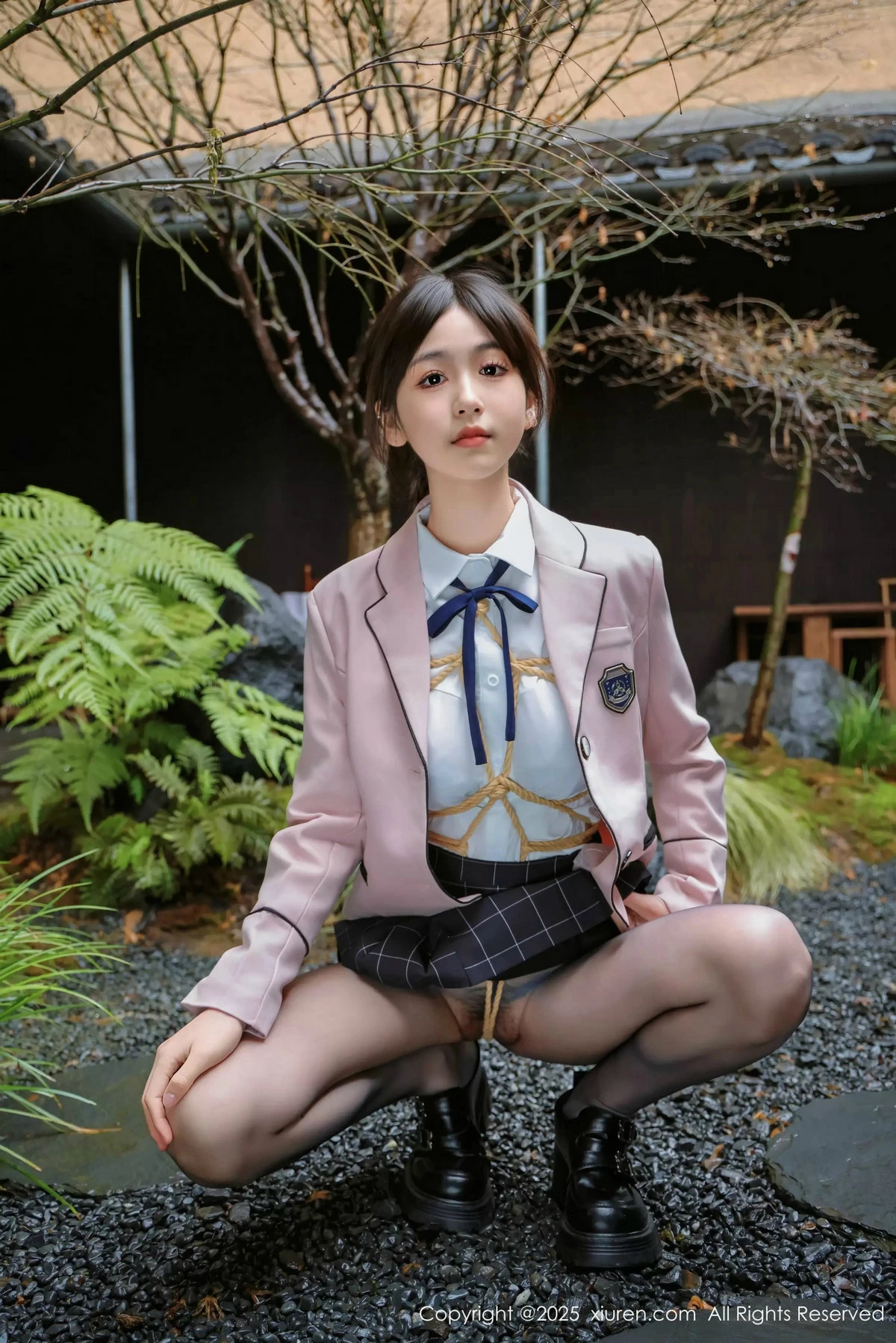 [[XiuRen秀人网]秀人网]No.9949_模特奶芙乔乔捆绑主题性感JK制服配超薄黑丝秀凹凸身材诱惑写真72P