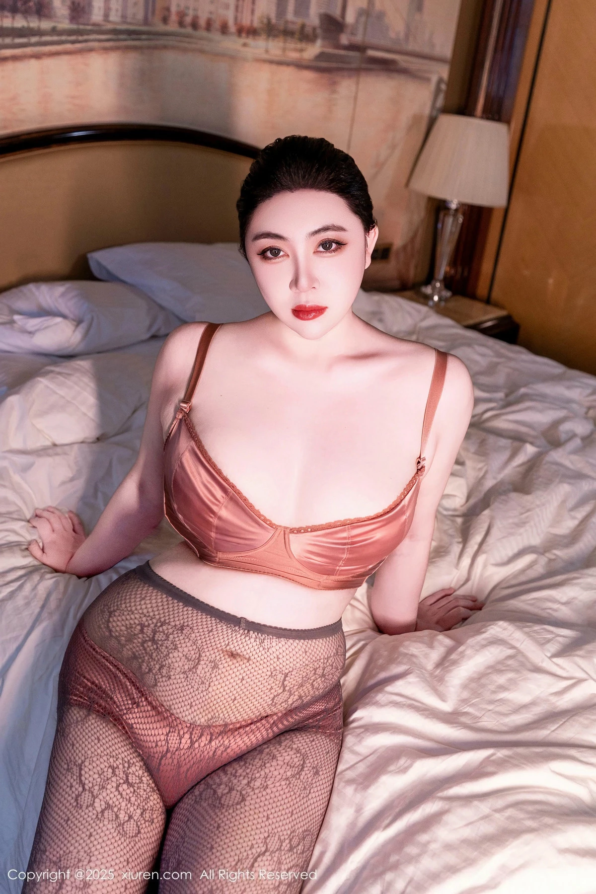 [[XiuRen秀人网]秀人网]No.9955_模特风景尤美私房性感内衣配黑丝网袜秀丰满身材撩人诱惑写真96P