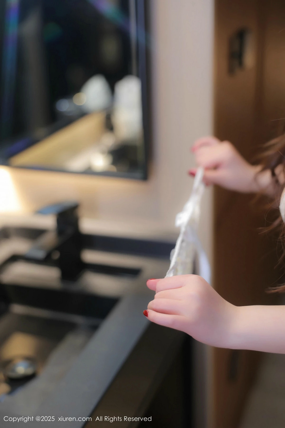 [[XiuRen秀人网]秀人网]No.9965_模特蛋蛋宝黄色连衣短裙露白色内衣配原色丝袜秀丰腴身材诱惑写真80P