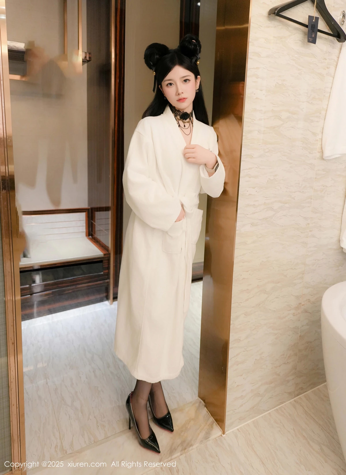 [[XiuRen秀人网]秀人网]No.9961_新人模特优酱性感黑色情趣内衣配超薄黑丝秀凹凸身材诱惑写真77P