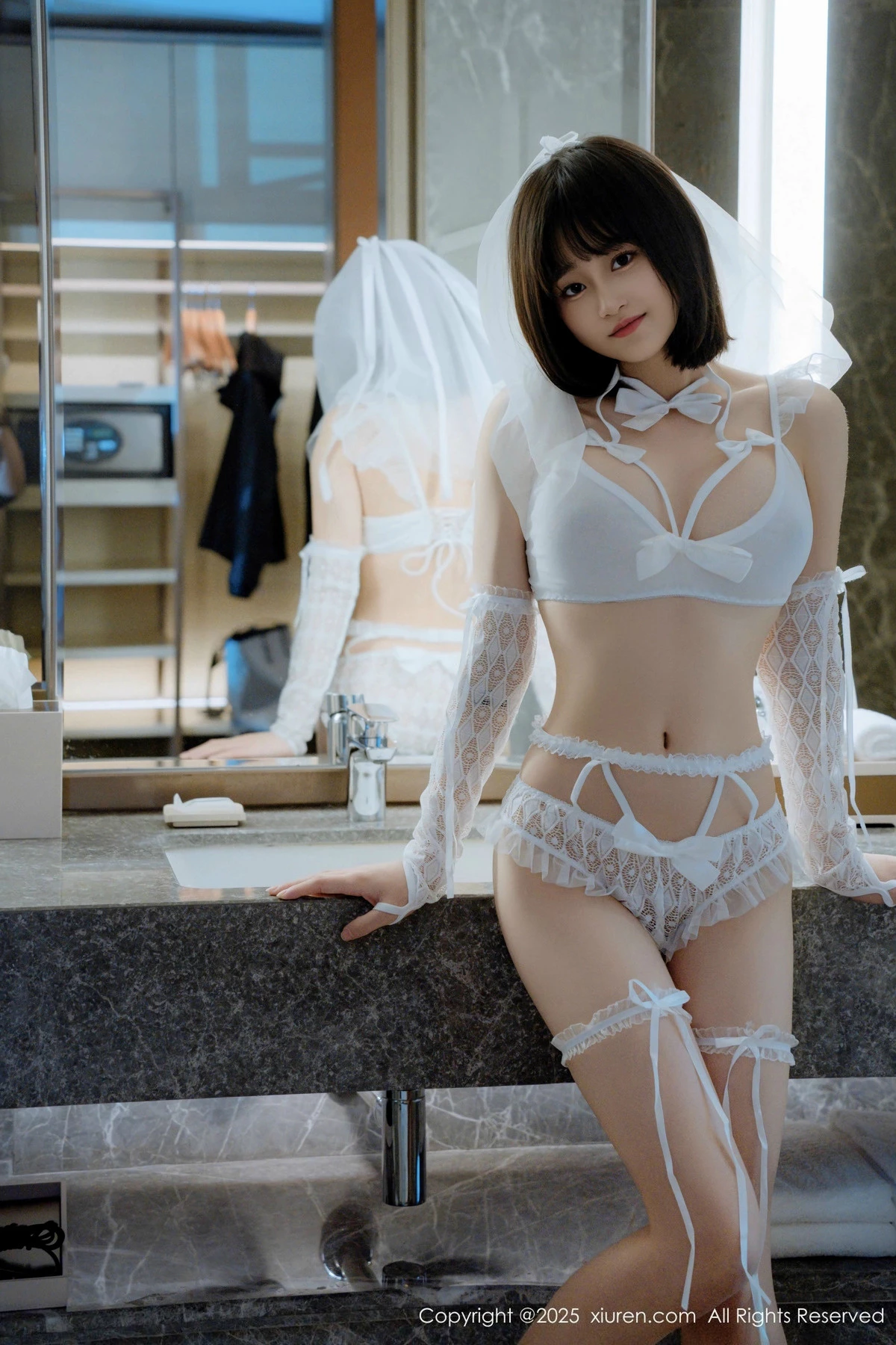 [[XiuRen秀人网]秀人网]No.9972_模特涵涵Luna浴室性感白色婚纱+白色浴袍秀凹凸身材完美诱惑写真74P