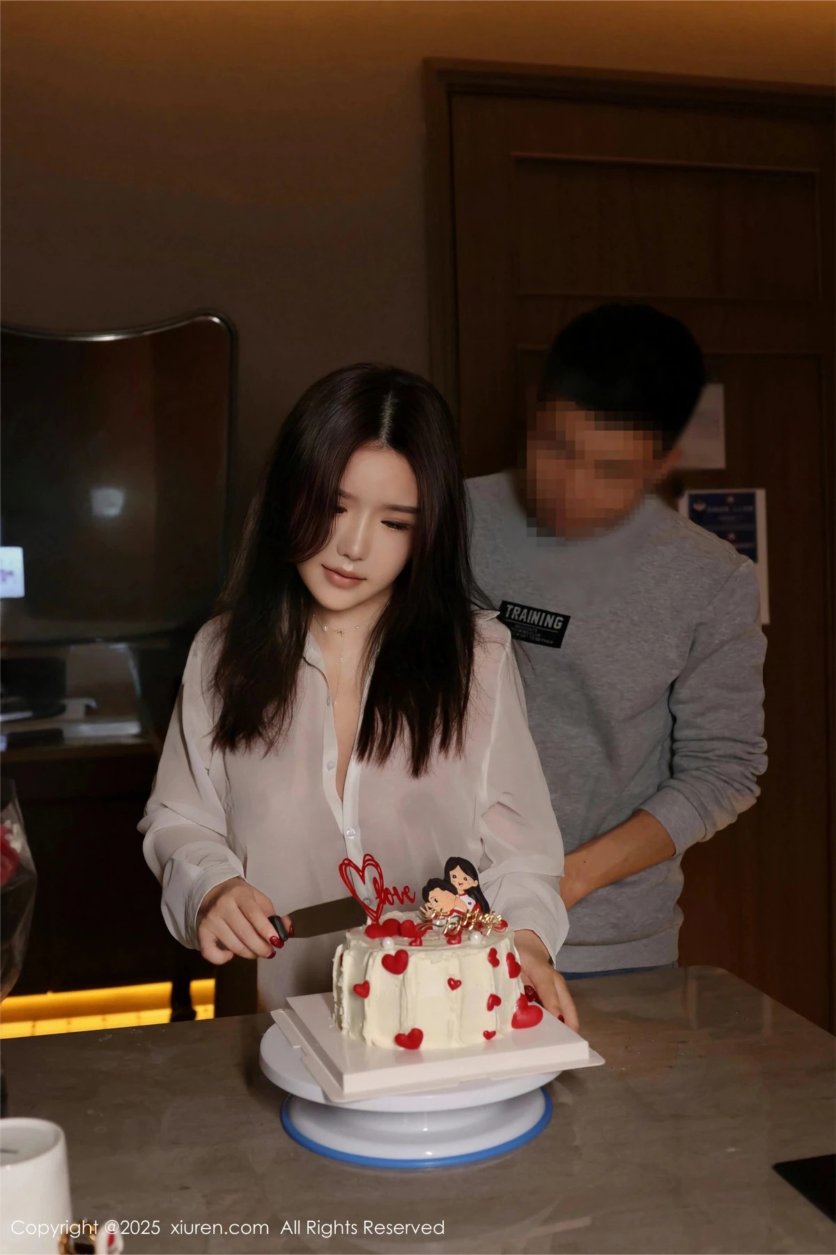 [[XiuRen秀人网]秀人网]No.9983_模特小薯条nienie纪念日主题性感白衬衫配超薄黑丝秀美腿诱惑写真106P