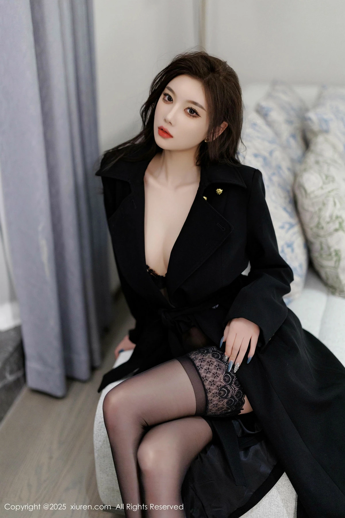 [[XiuRen秀人网]秀人网]No.9984_女神杨晨晨Yome性感黑色情趣内衣配黑丝袜秀丰腴身材诱惑写真90P