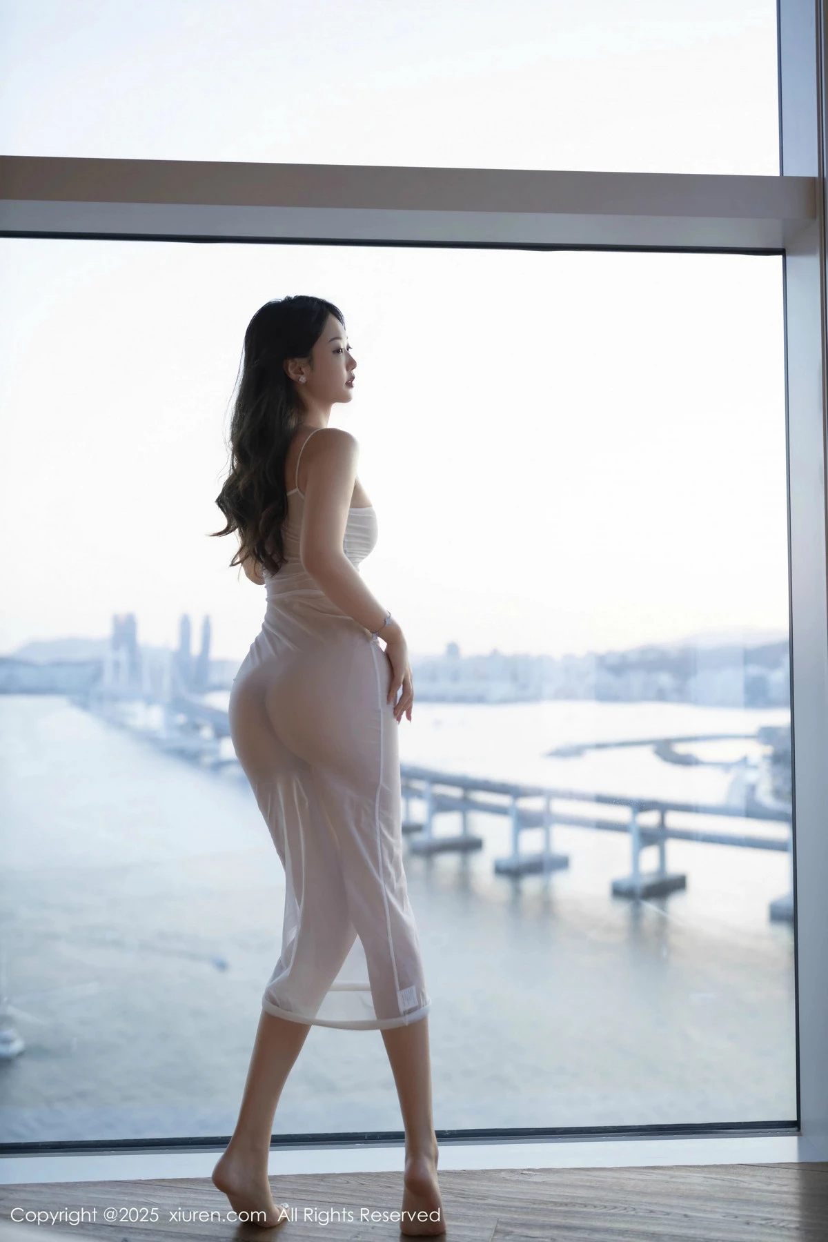 [[XiuRen秀人网]秀人网]No.9994_模特唐安琪性感白色薄透吊带长裙配肉色丝袜秀曼妙身姿诱惑写真81P