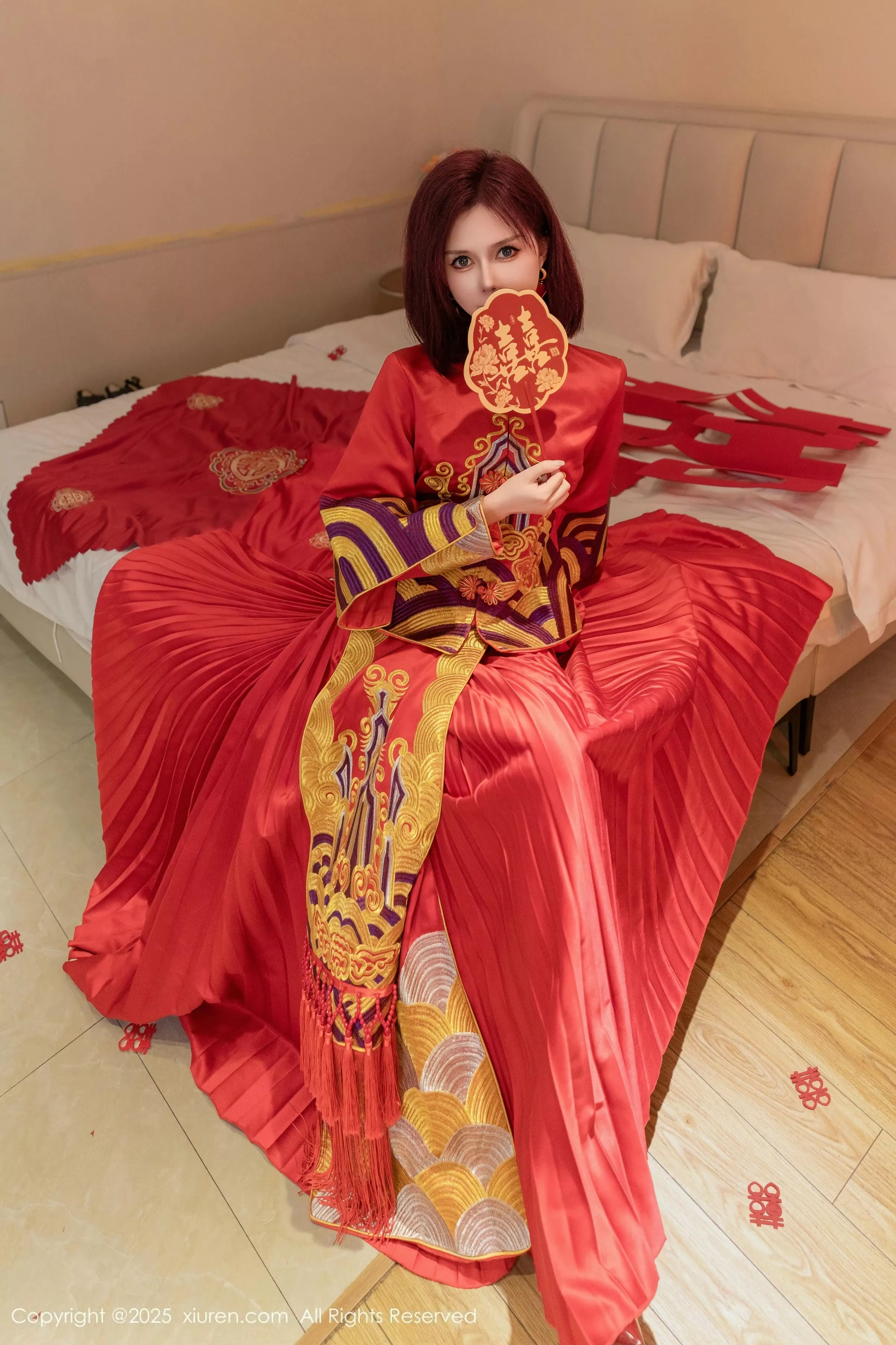 [[XiuRen秀人网]秀人网]No.9995_模特白芷yy新婚主题性感红色蕾丝内衣配红丝袜秀曼妙身姿诱惑写真90P