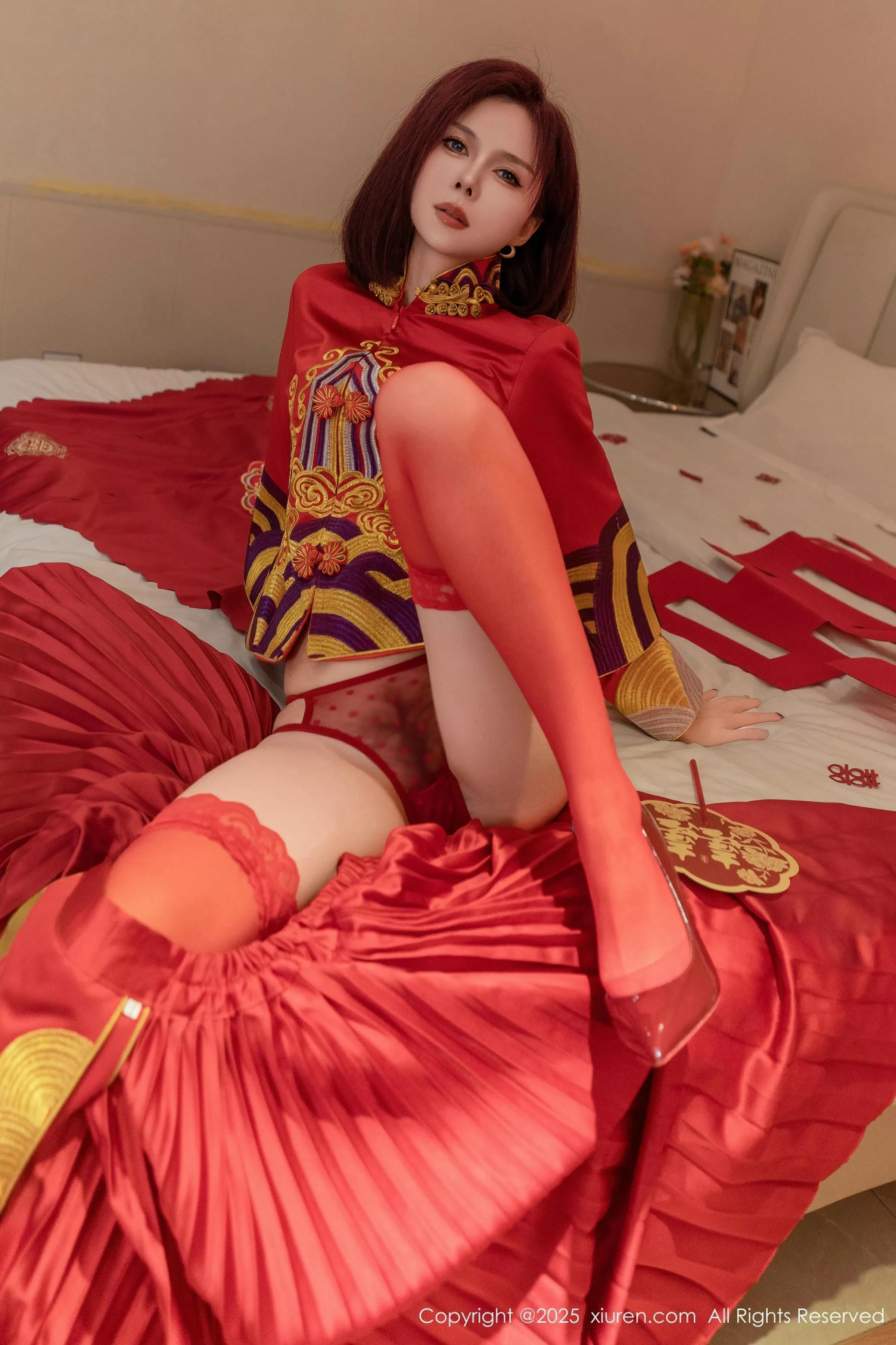 [[XiuRen秀人网]秀人网]No.9995_模特白芷yy新婚主题性感红色蕾丝内衣配红丝袜秀曼妙身姿诱惑写真90P