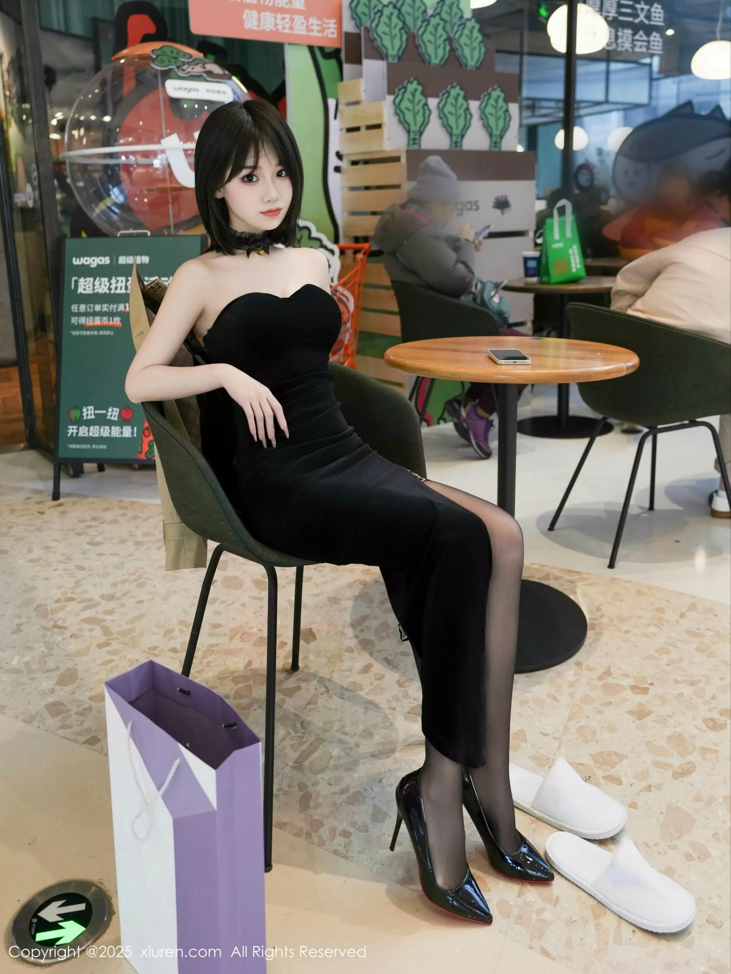 [[XiuRen秀人网]秀人网]No.10000_新人模特阿汁性感黑色礼服配超薄黑丝秀曼妙身姿完美诱惑写真75P