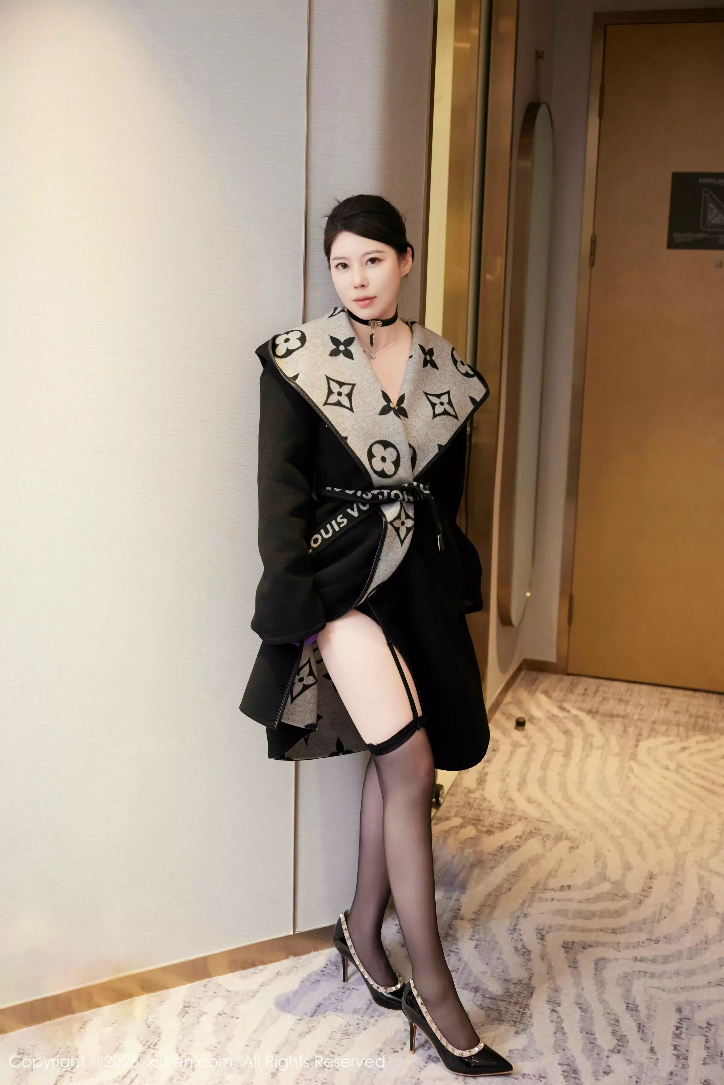 [[XiuRen秀人网]秀人网]No.10001_模特白茹雪abby性感紫色情趣内衣配黑丝吊袜秀丰腴身材诱惑写真62P