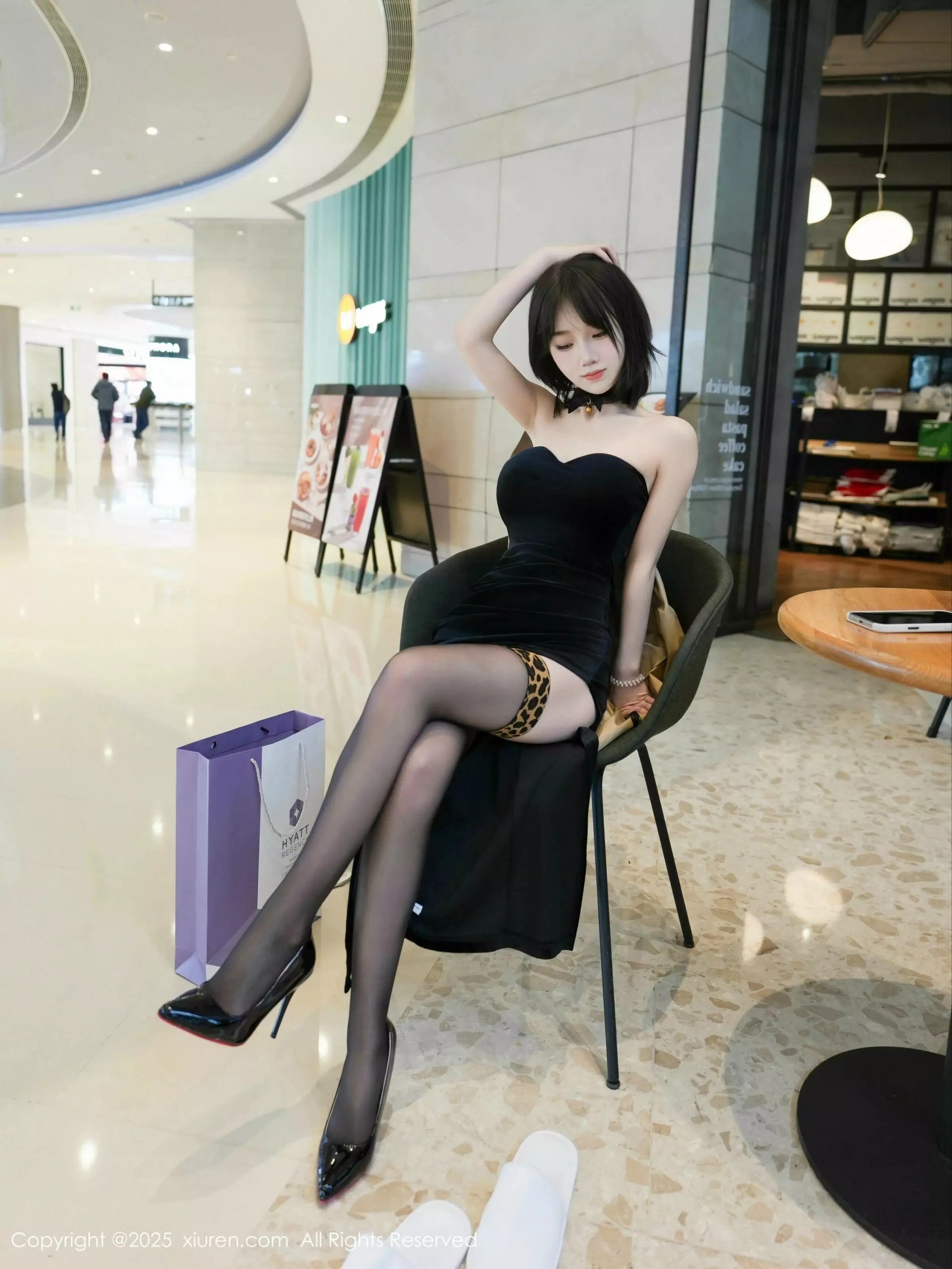 [[XiuRen秀人网]秀人网]No.10000_新人模特阿汁性感黑色礼服配超薄黑丝秀曼妙身姿完美诱惑写真75P