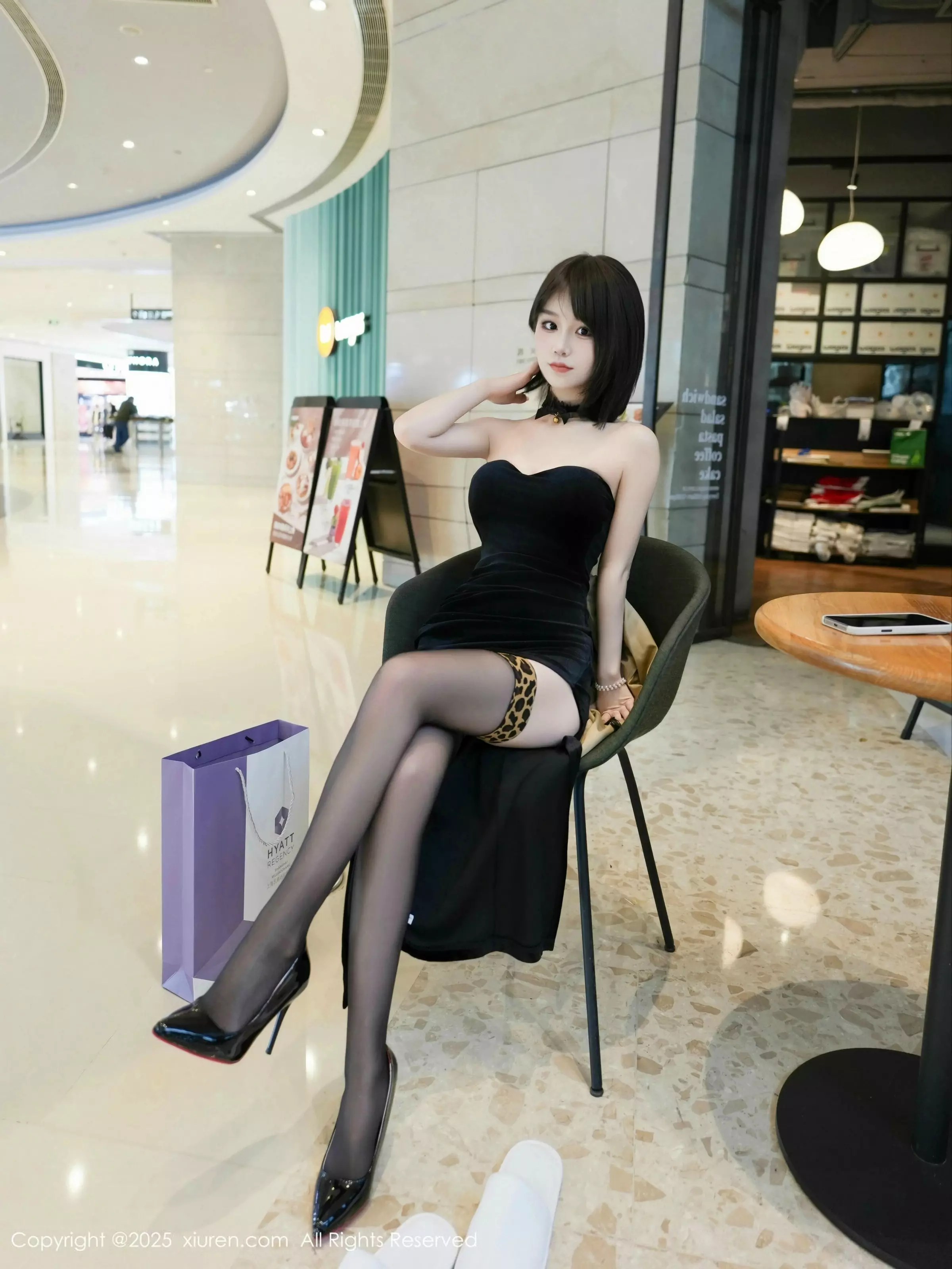 [[XiuRen秀人网]秀人网]No.10000_新人模特阿汁性感黑色礼服配超薄黑丝秀曼妙身姿完美诱惑写真75P