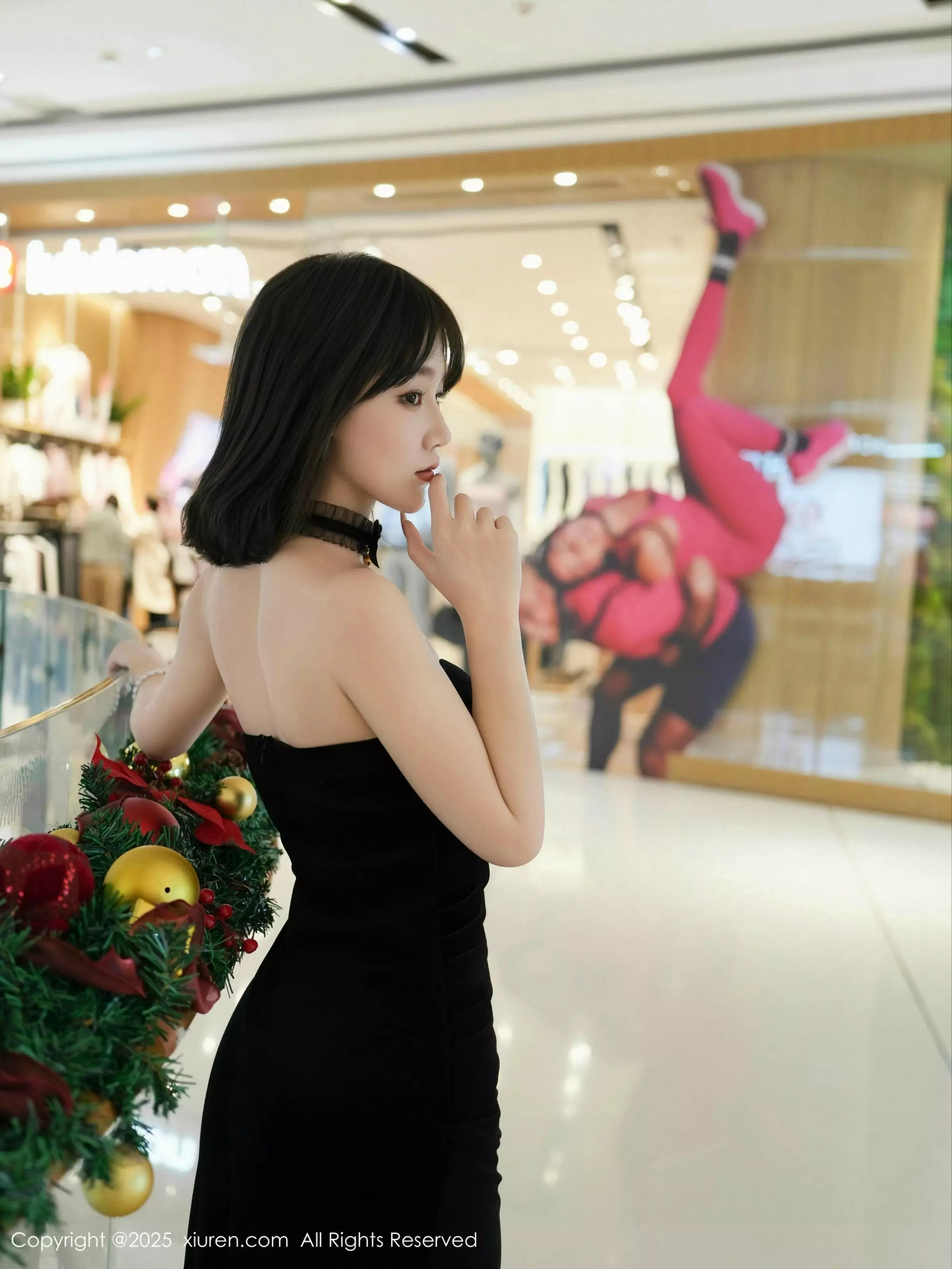 [[XiuRen秀人网]秀人网]No.10000_新人模特阿汁性感黑色礼服配超薄黑丝秀曼妙身姿完美诱惑写真75P