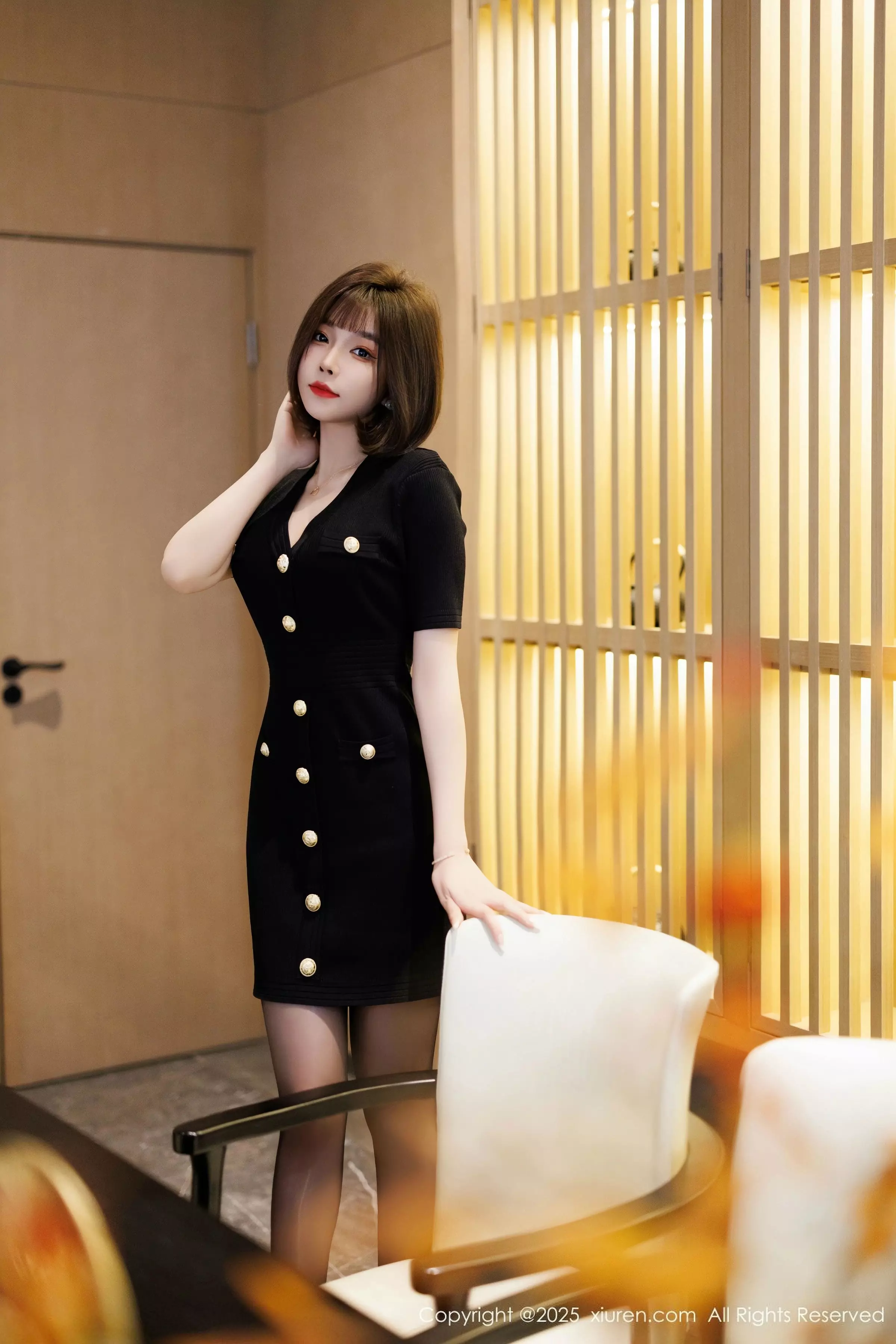 [[XiuRen秀人网]秀人网]No.10013_女神徐莉芝Booty性感黑色蕾丝内衣配超薄黑丝秀完美身材诱惑写真90P