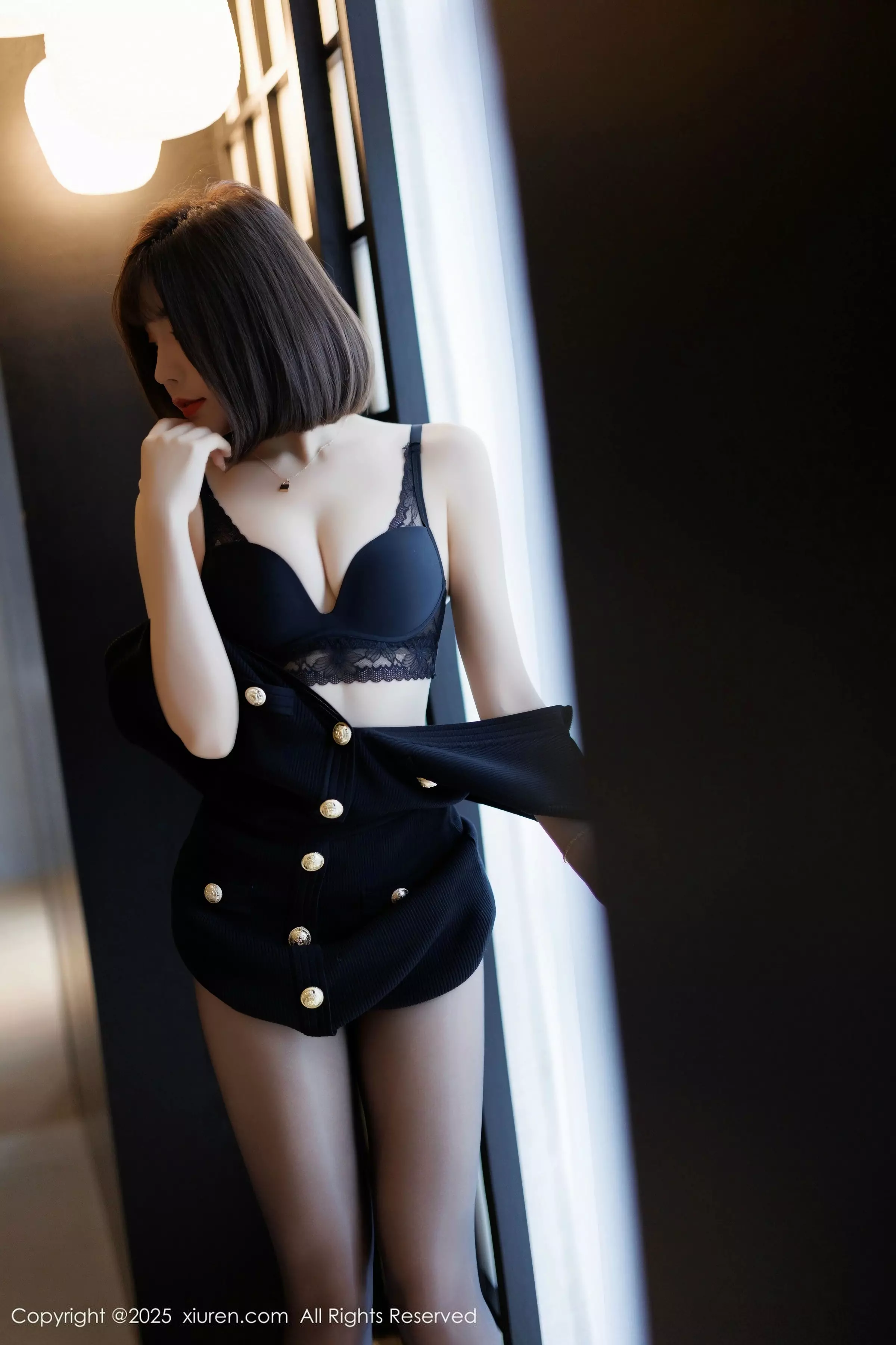 [[XiuRen秀人网]秀人网]No.10013_女神徐莉芝Booty性感黑色蕾丝内衣配超薄黑丝秀完美身材诱惑写真90P