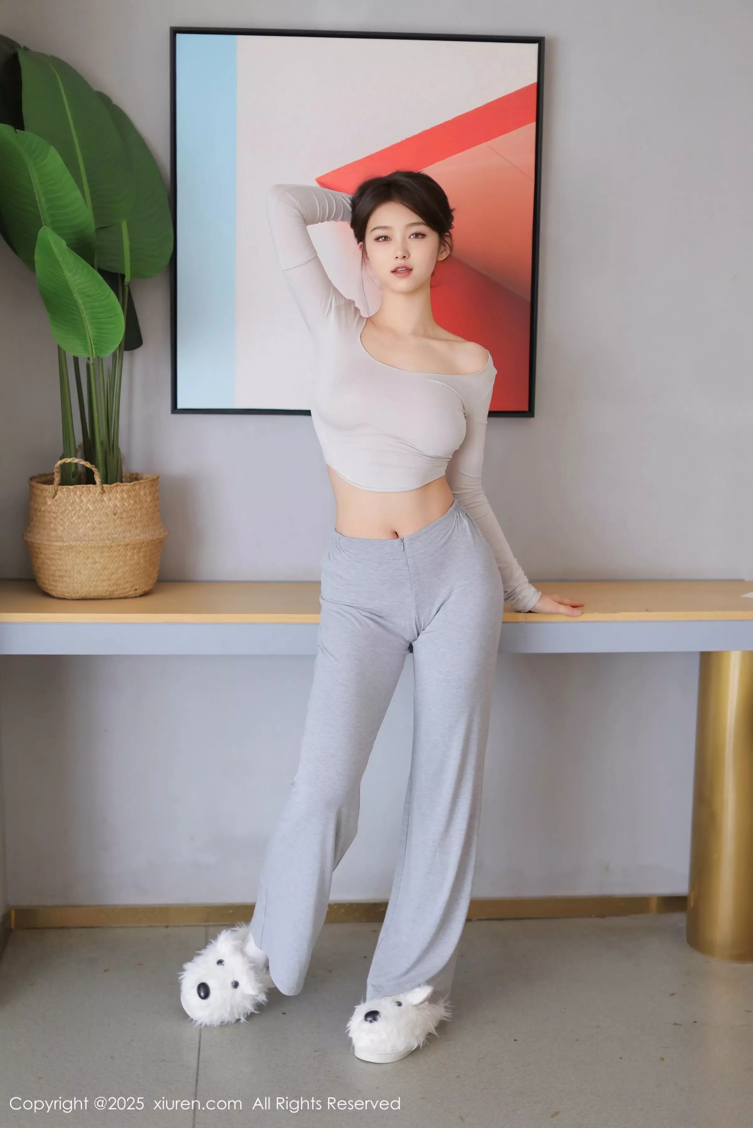 [[XiuRen秀人网]秀人网]No.10021_模特小橘子orange性感灰色日常服配超薄黑丝秀曼妙身姿诱惑写真77P