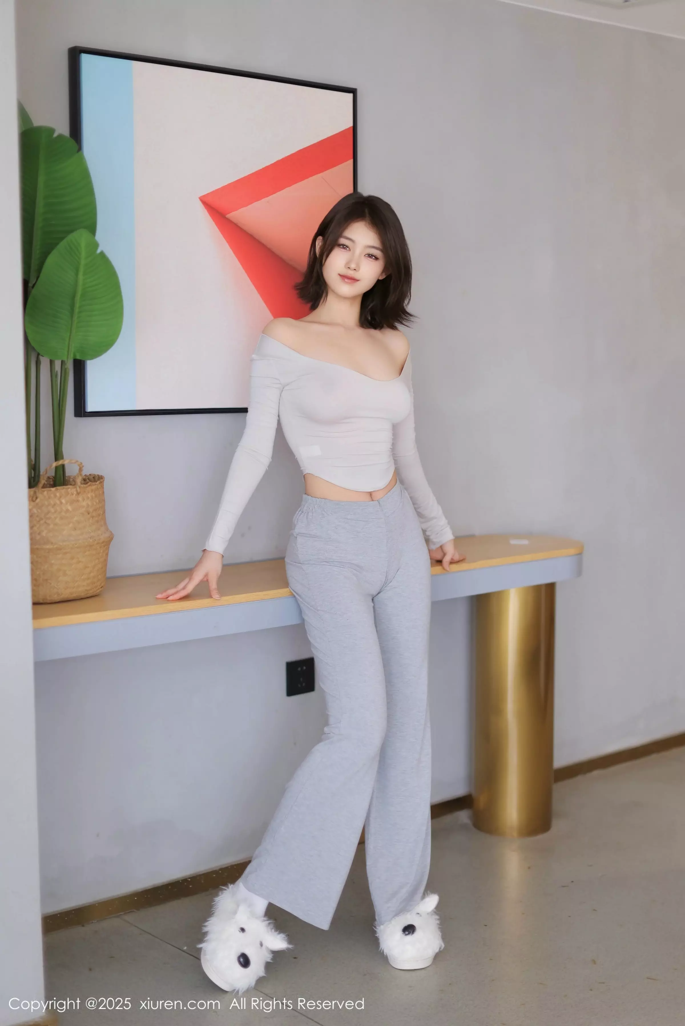 [[XiuRen秀人网]秀人网]No.10021_模特小橘子orange性感灰色日常服配超薄黑丝秀曼妙身姿诱惑写真77P