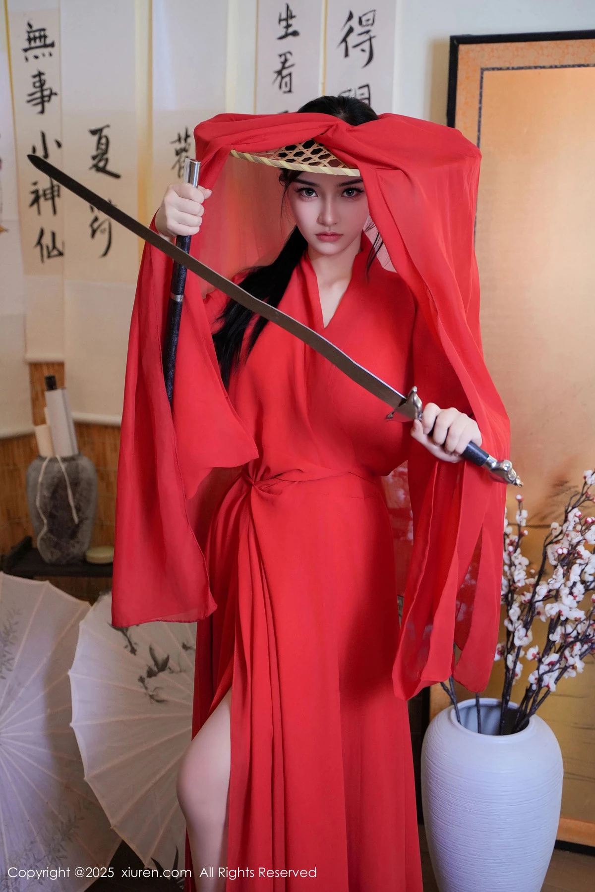 [[XiuRen秀人网]秀人网]No.9890_模特妙可可Cheese性感红衣剑客装配肉丝袜秀丰腴身姿诱惑写真60P