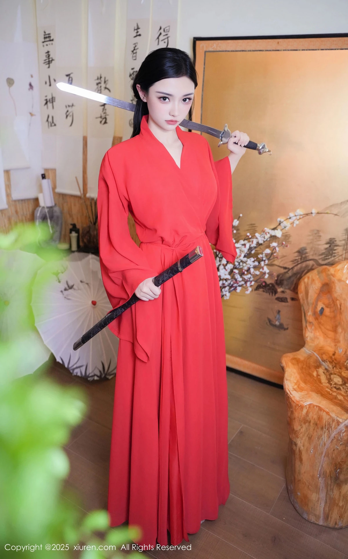 [[XiuRen秀人网]秀人网]No.9890_模特妙可可Cheese性感红衣剑客装配肉丝袜秀丰腴身姿诱惑写真60P