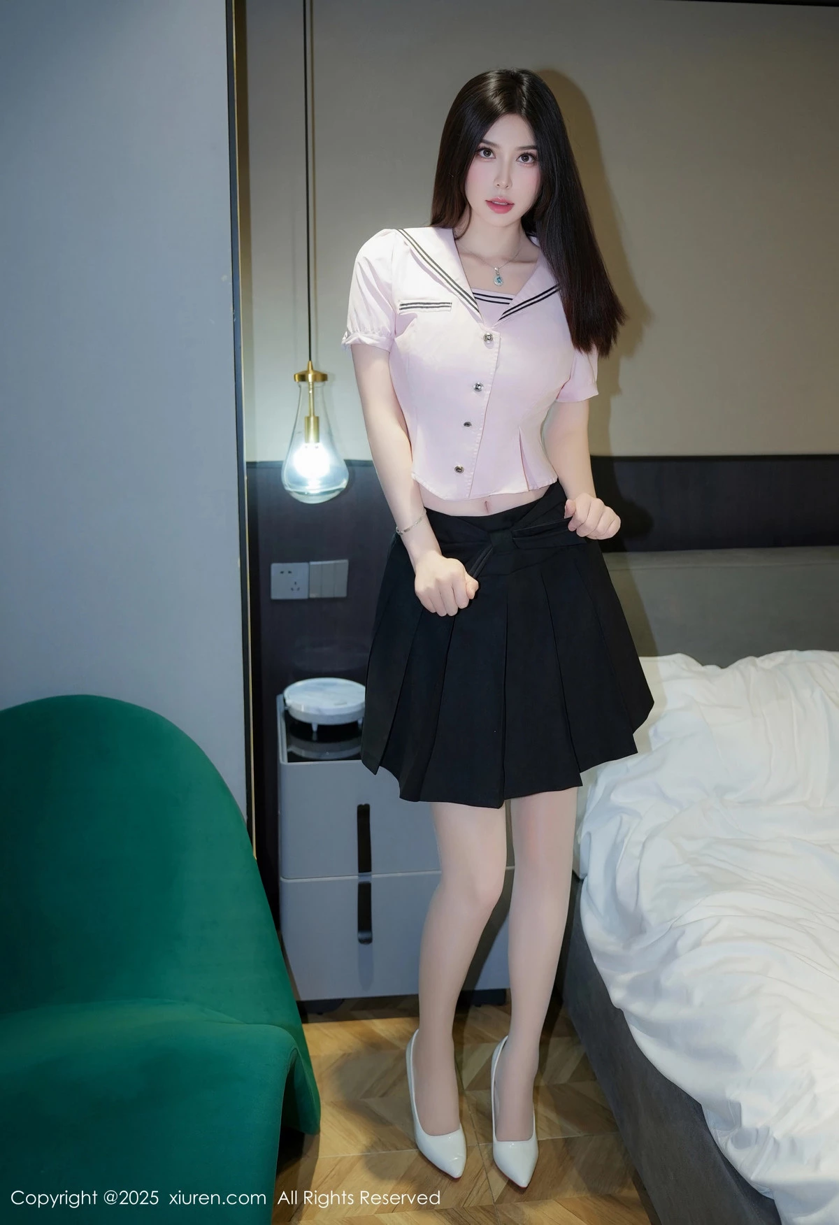 [[XiuRen秀人网]秀人网]No.9892_模特曼柔性感粉T露白色内衣配超薄肉丝秀曼妙身姿撩人诱惑写真63P