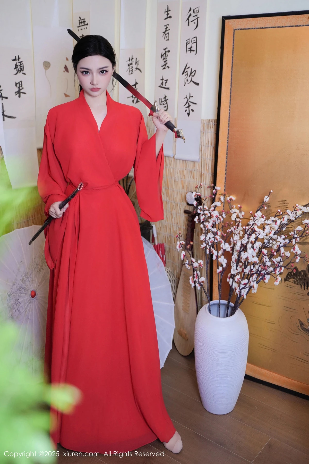 [[XiuRen秀人网]秀人网]No.9890_模特妙可可Cheese性感红衣剑客装配肉丝袜秀丰腴身姿诱惑写真60P