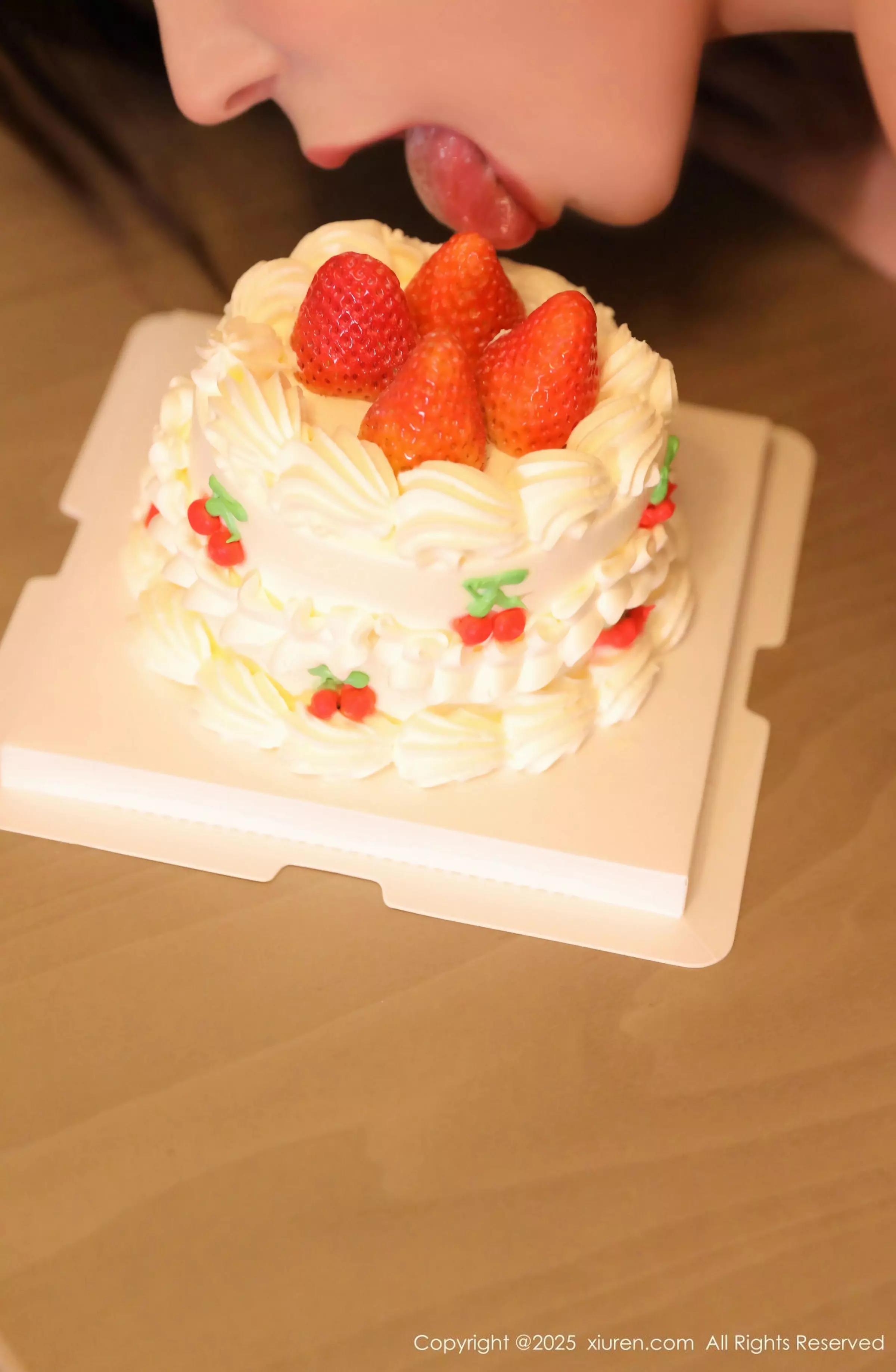 [[XiuRen秀人网]秀人网]No.10029_模特小蛮妖Yummy蓝色连衣短裙配超薄肉丝秀曼妙身材诱惑写真69P