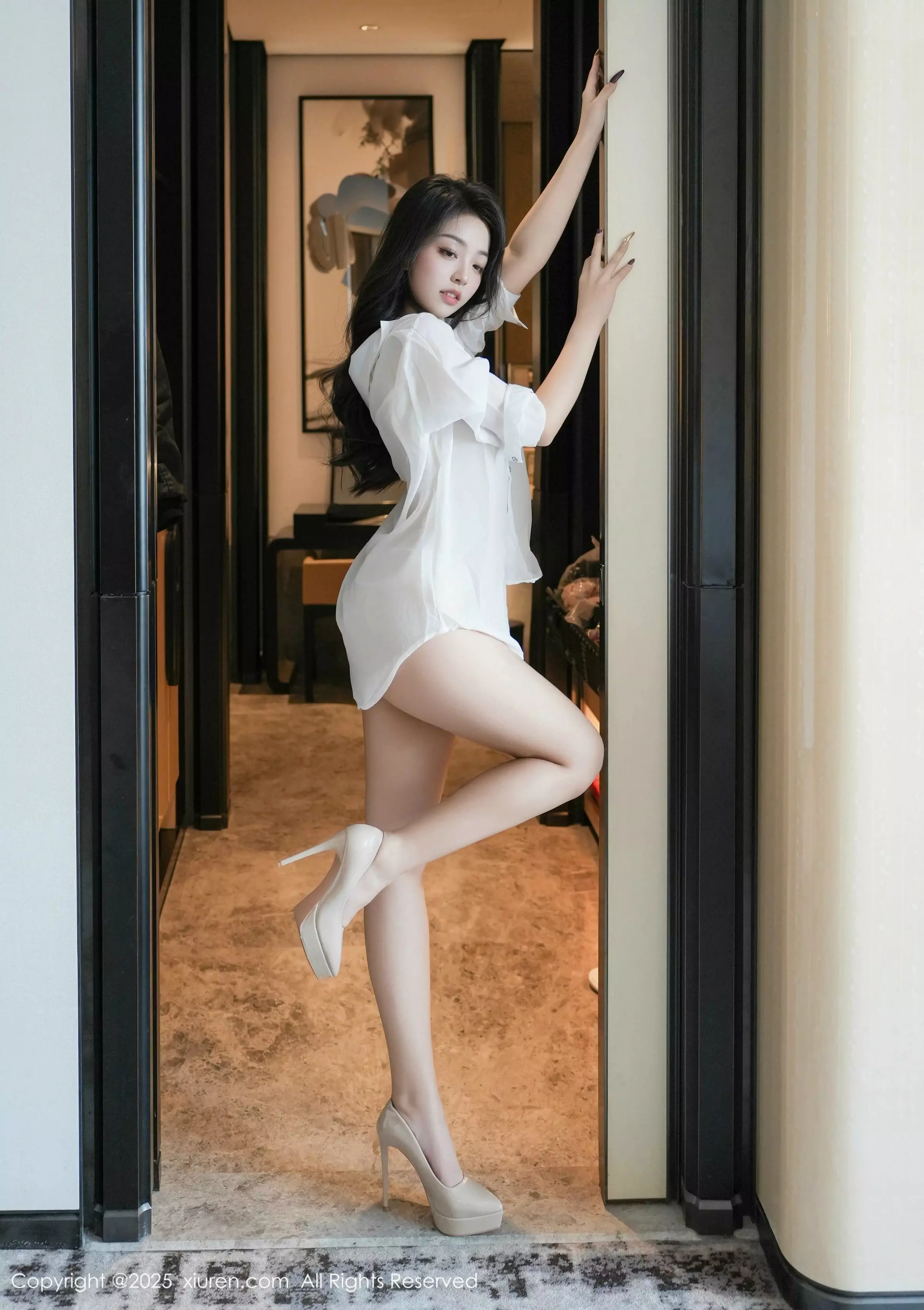 [[XiuRen秀人网]秀人网]No.10025_模特白琮瑗性感白色衬衣露白色丁字裤秀惹火身材撩人诱惑写真69P