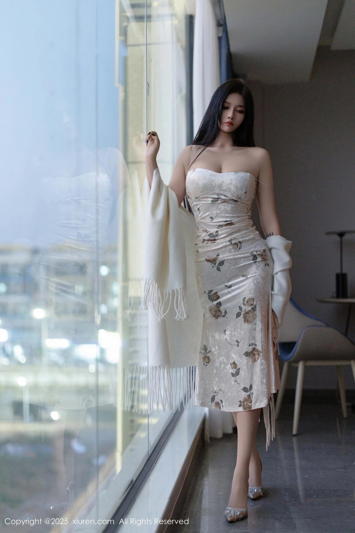 [[XiuRen秀人网]秀人网]No.9899_模特娜比脱连衣短裙露性感蓝色内衣配超薄肉丝秀凹凸身材诱惑写真81P