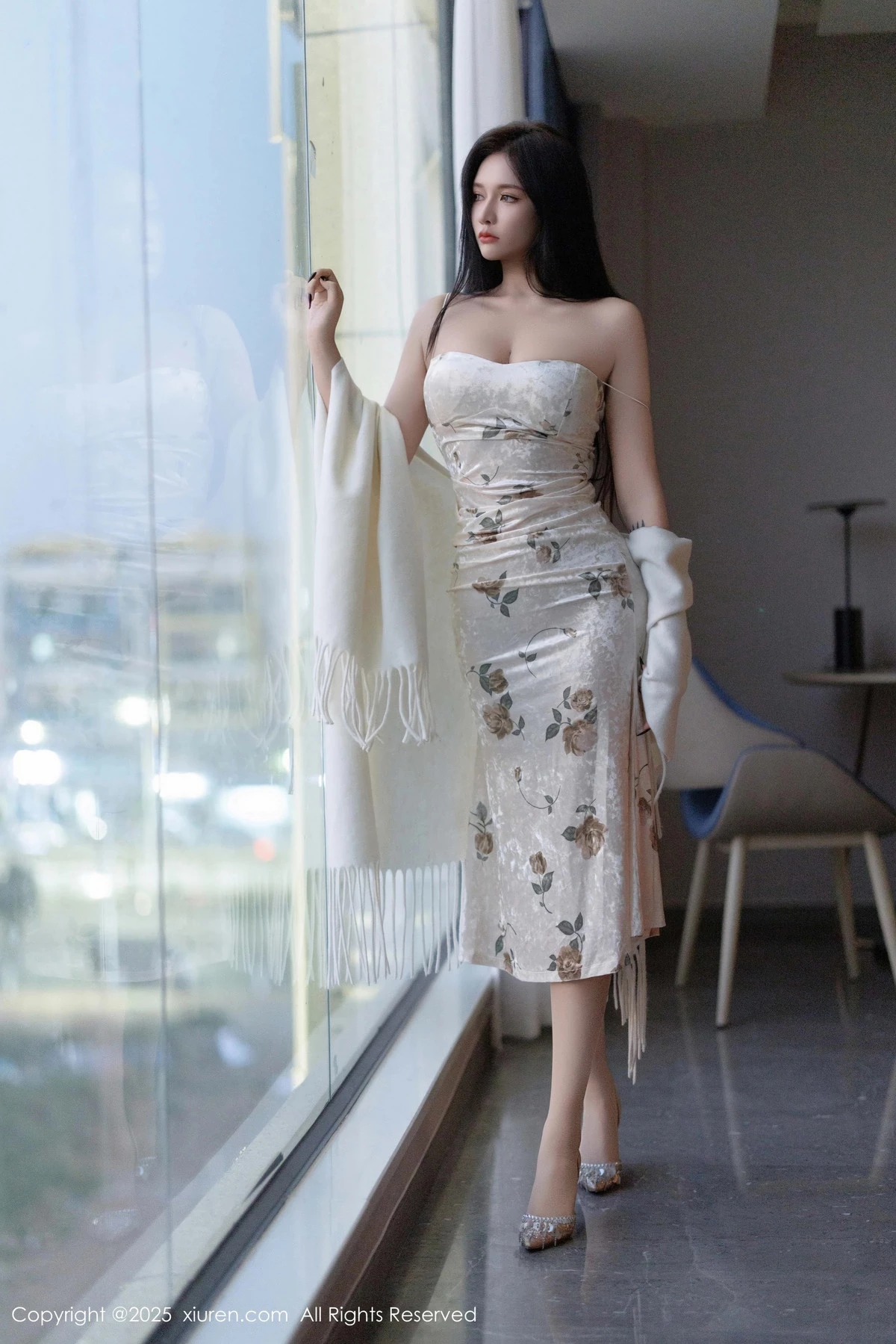 [[XiuRen秀人网]秀人网]No.9899_模特娜比脱连衣短裙露性感蓝色内衣配超薄肉丝秀凹凸身材诱惑写真81P