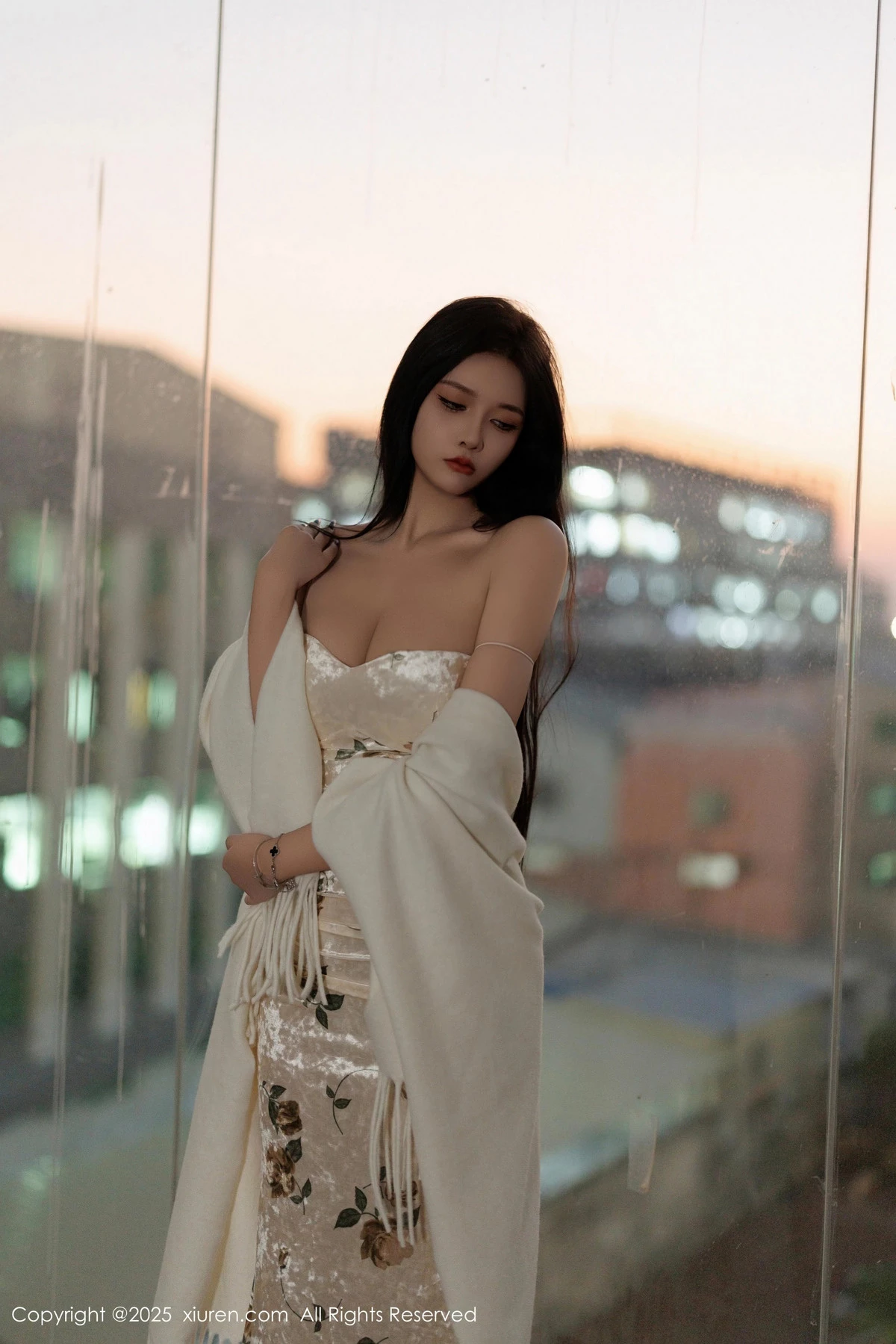 [[XiuRen秀人网]秀人网]No.9899_模特娜比脱连衣短裙露性感蓝色内衣配超薄肉丝秀凹凸身材诱惑写真81P