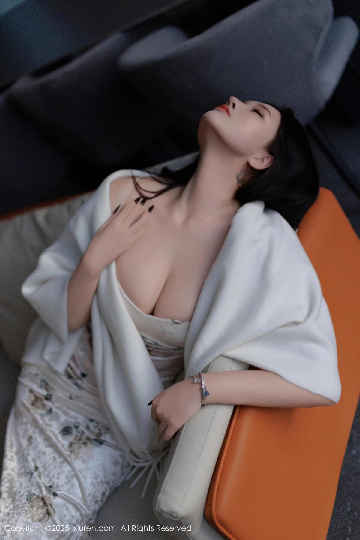 [[XiuRen秀人网]秀人网]No.9899_模特娜比脱连衣短裙露性感蓝色内衣配超薄肉丝秀凹凸身材诱惑写真81P