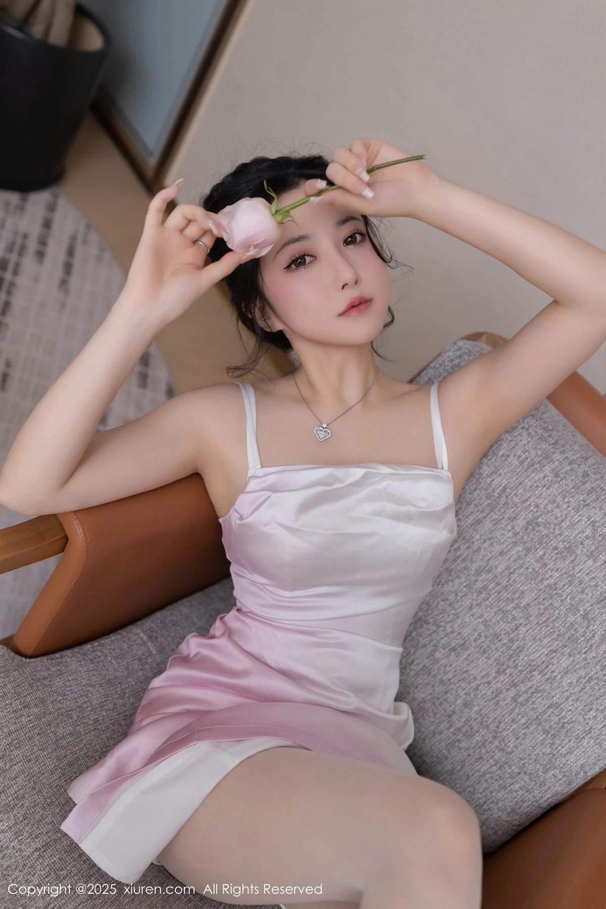 [[XiuRen秀人网]秀人网]No.9907_模特鱼子酱Fish生日主题白色内衣配超薄肉丝秀曼妙身姿诱惑写真80P