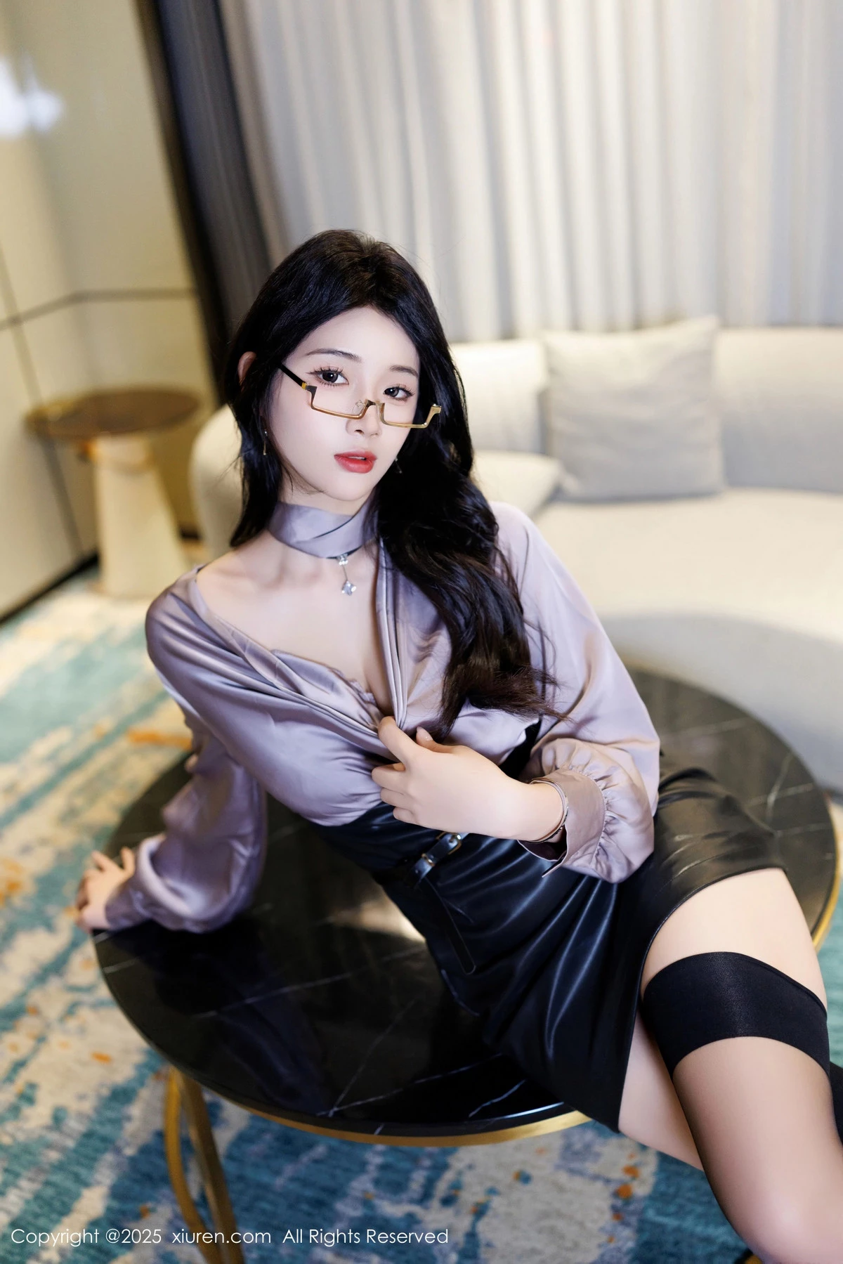 [[XiuRen秀人网]秀人网]No.9904_模特南乔性感紫色衬衫露蓝色情趣内衣配蓝丝袜秀雪嫩肌肤诱惑写真82P