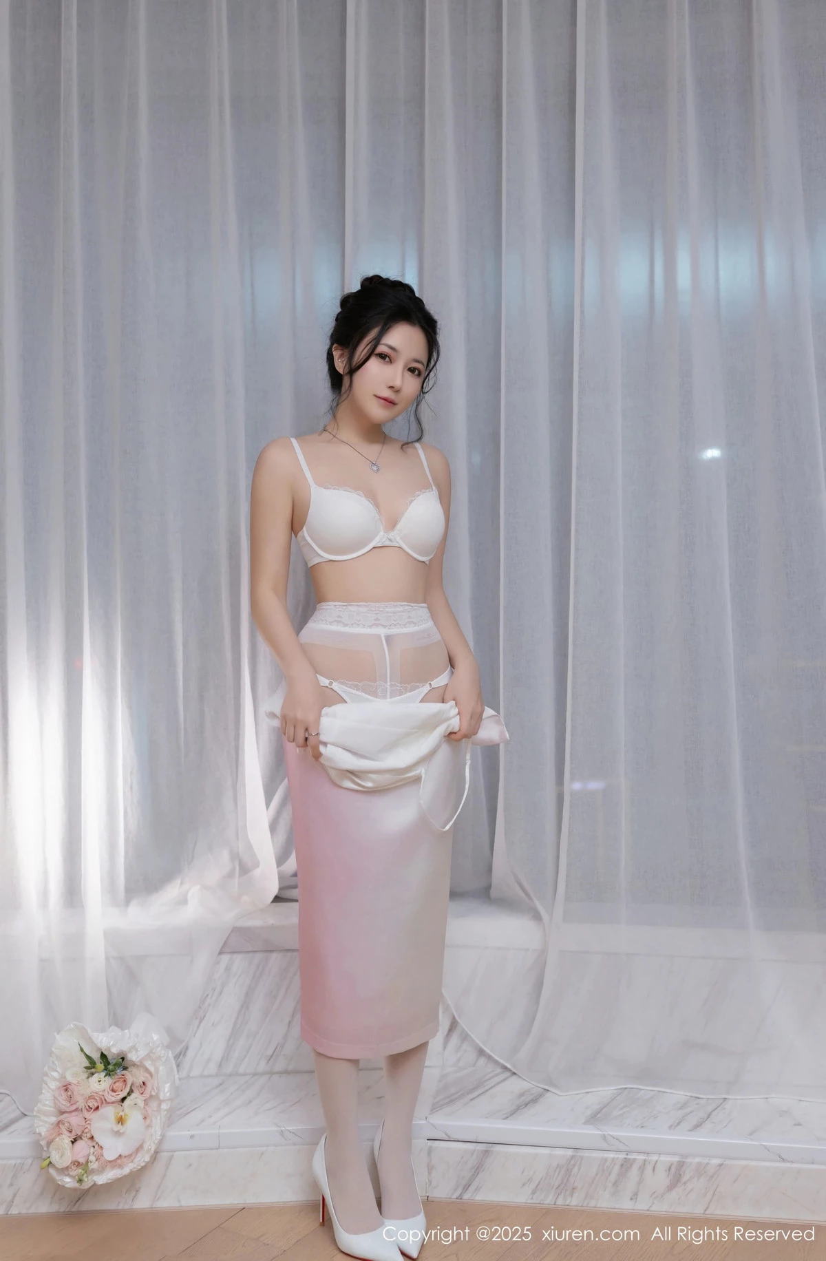 [[XiuRen秀人网]秀人网]No.9907_模特鱼子酱Fish生日主题白色内衣配超薄肉丝秀曼妙身姿诱惑写真80P