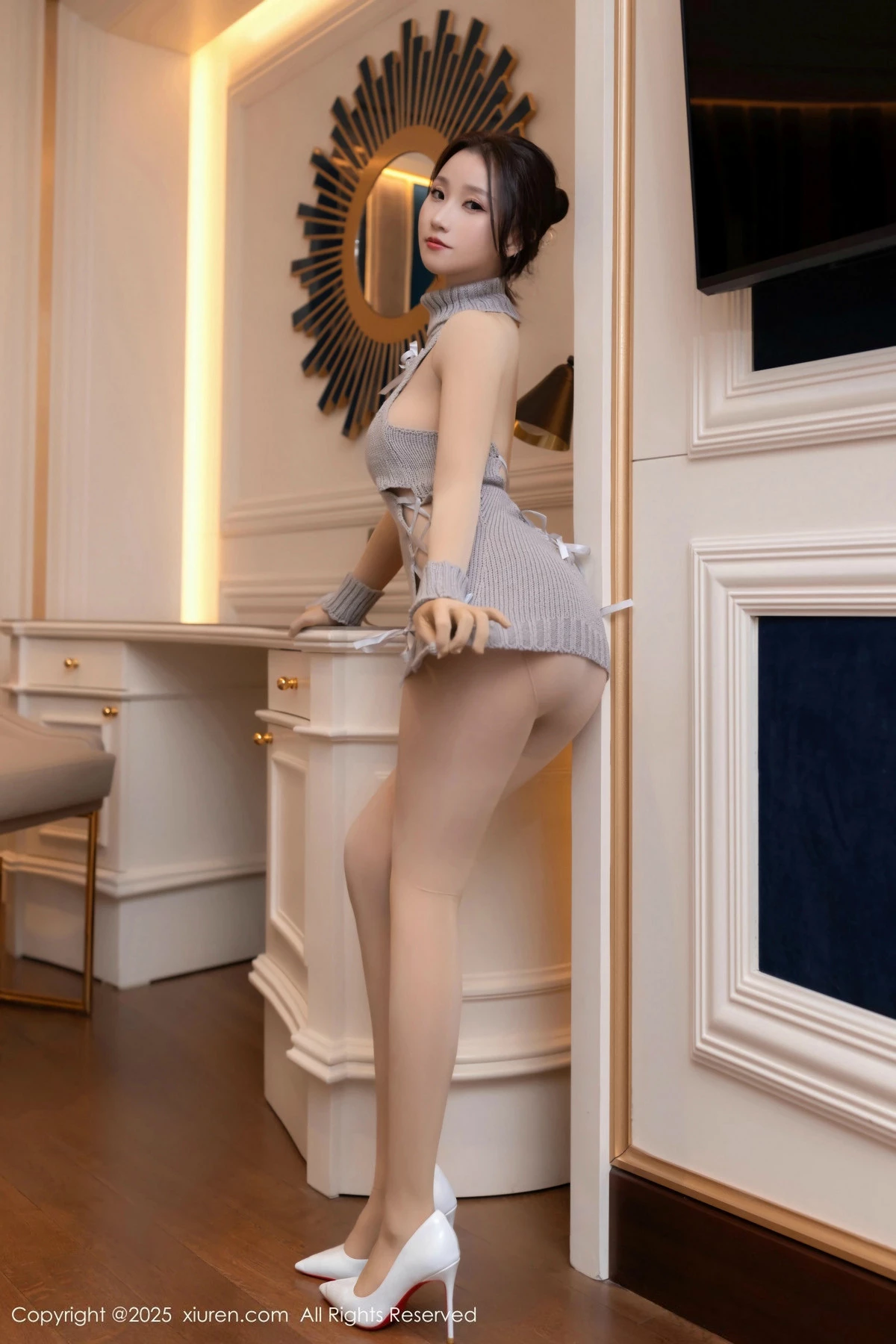 [[XiuRen秀人网]秀人网]No.9912_模特杏子Yada性感灰色毛衣露超薄连体肉丝秀曼妙身姿诱惑写真80P