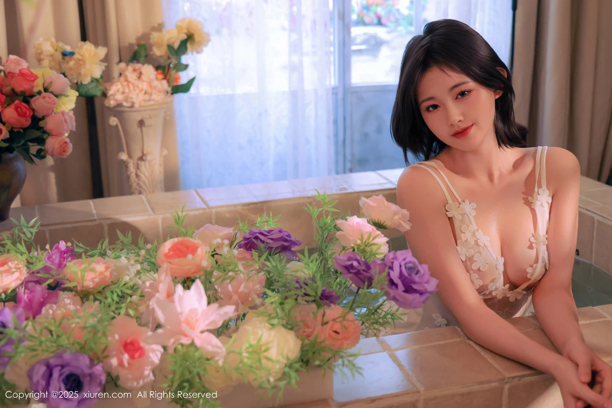 [[XiuRen秀人网]秀人网]No.9920_模特小橘子orange性感白色薄透蕾丝连体短裙秀惹火身材诱惑写真86P