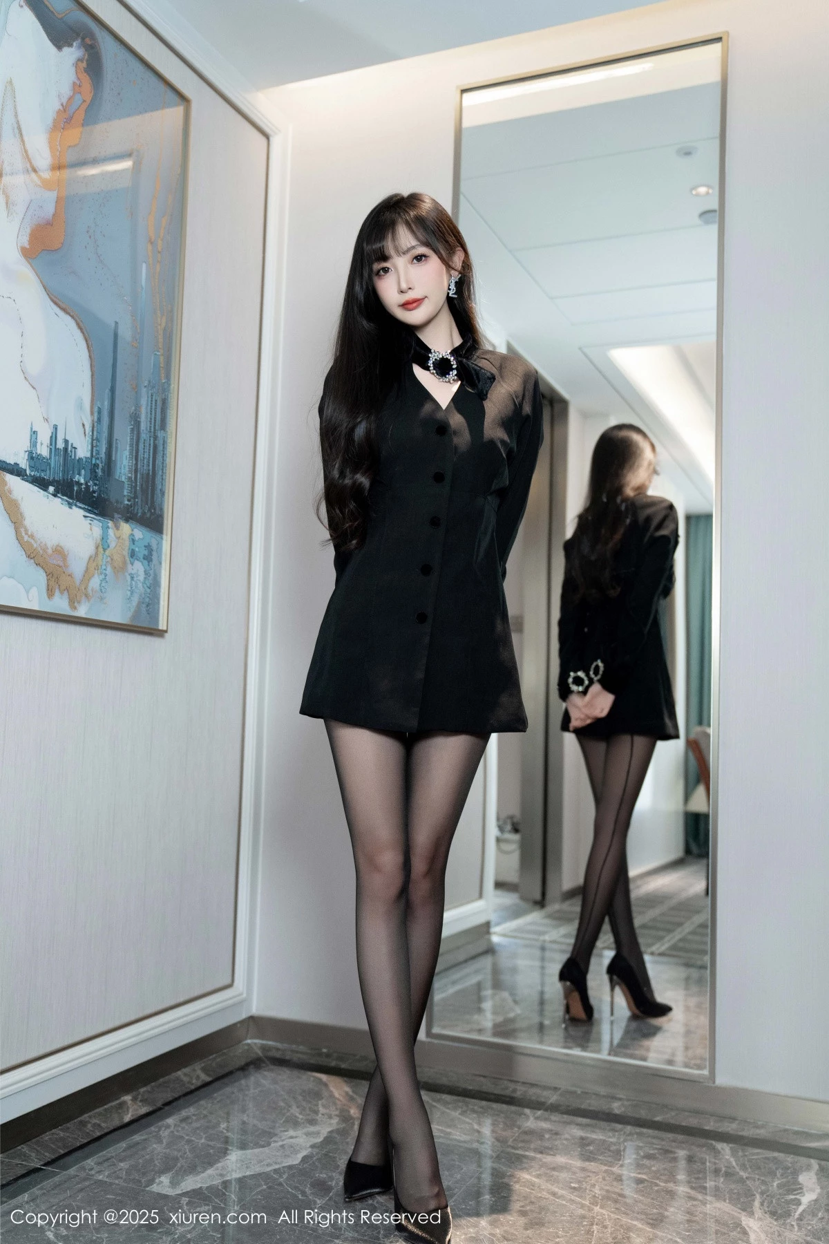 [[XiuRen秀人网]秀人网]No.9918_模特樱桃小阑子黑色外套露性感内衣配开档黑丝秀曼妙身姿诱惑写真99P