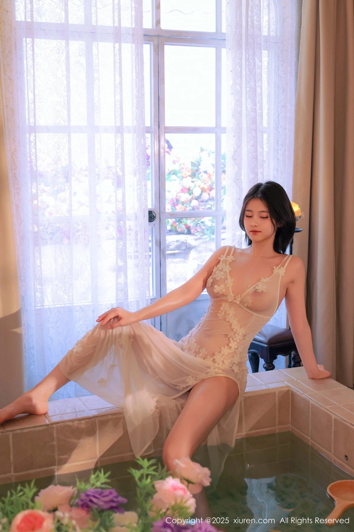[[XiuRen秀人网]秀人网]No.9920_模特小橘子orange性感白色薄透蕾丝连体短裙秀惹火身材诱惑写真86P