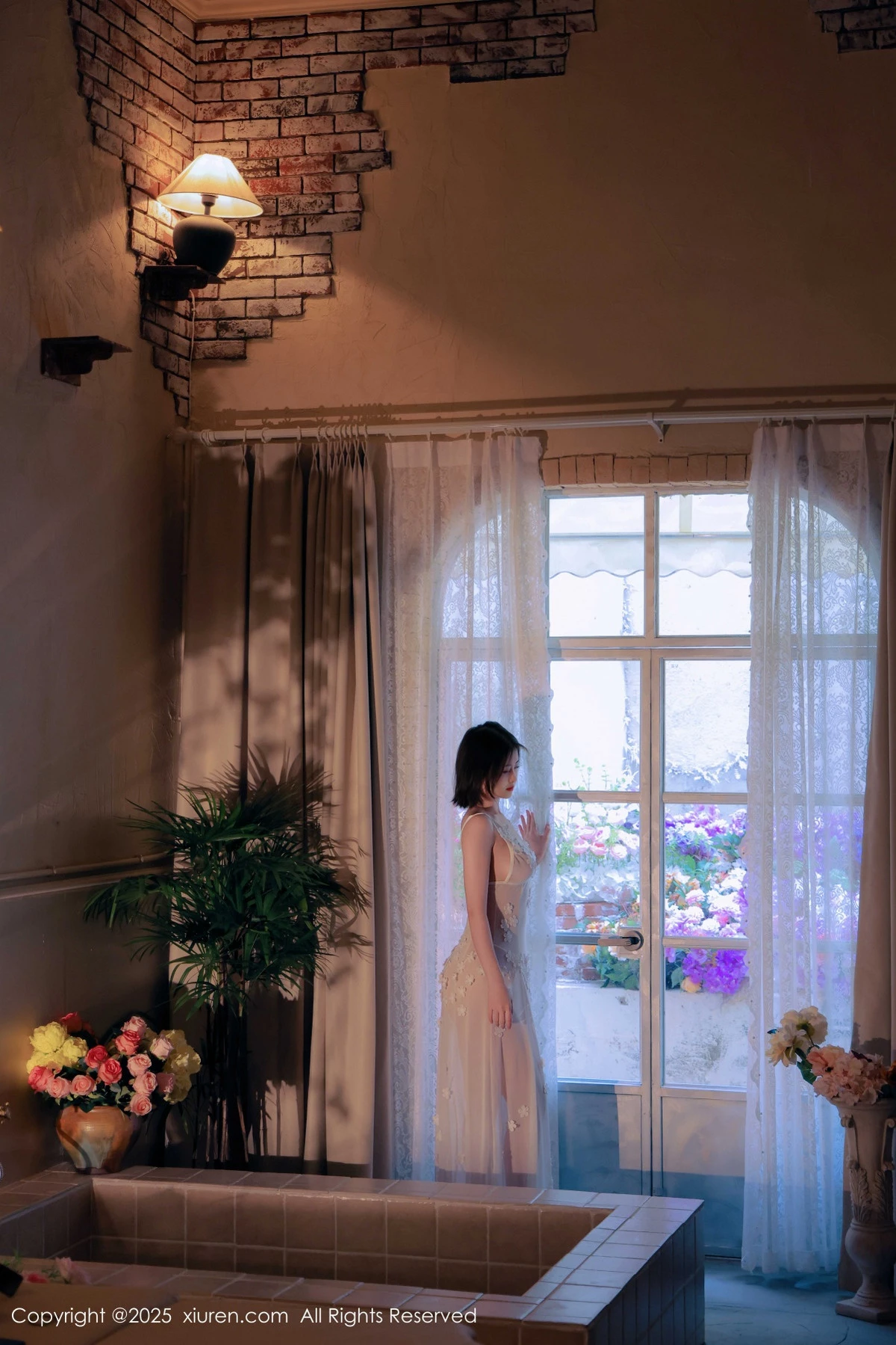 [[XiuRen秀人网]秀人网]No.9920_模特小橘子orange性感白色薄透蕾丝连体短裙秀惹火身材诱惑写真86P