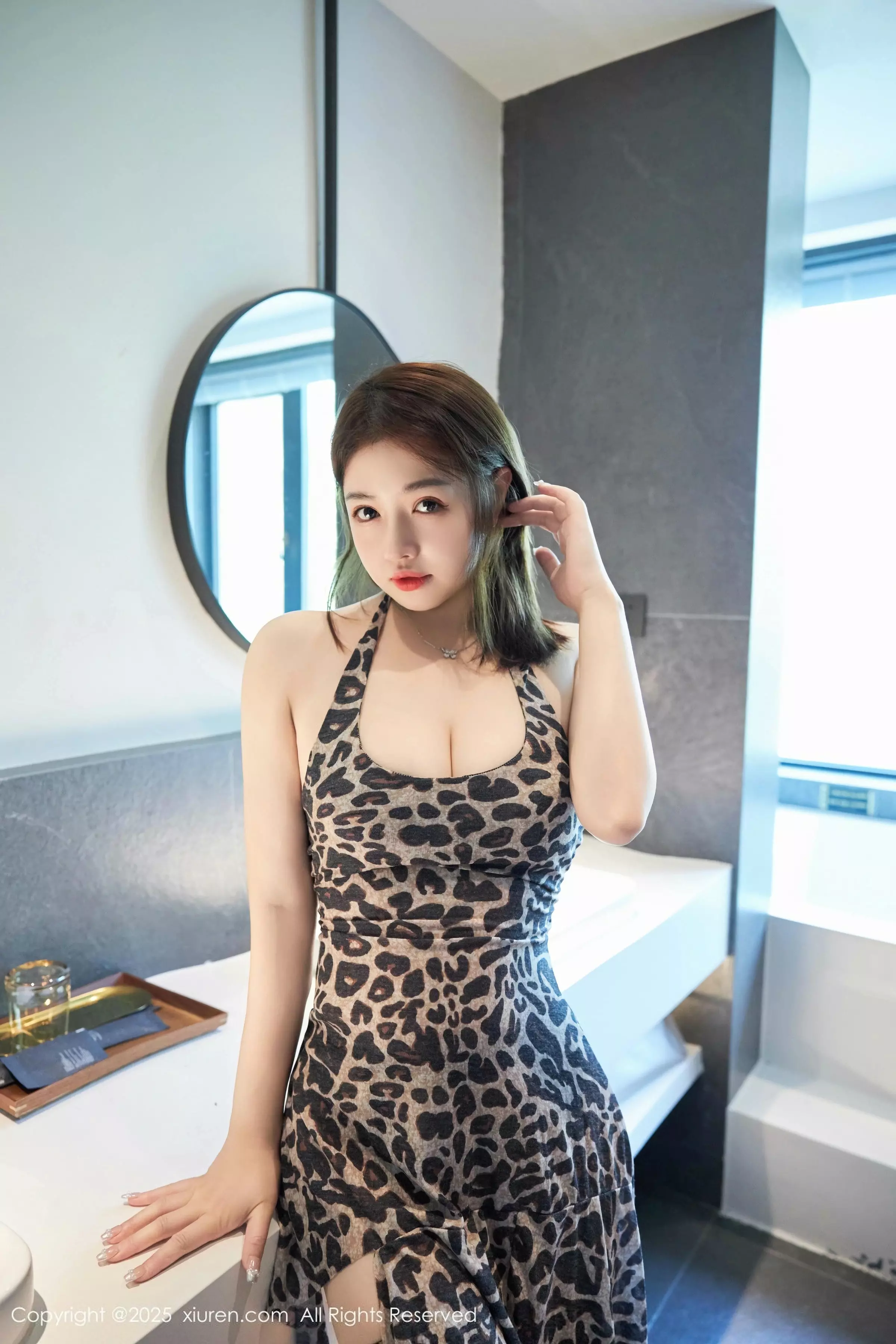 [[XiuRen秀人网]秀人网]No.10031_模特养乐多Doll性感黑色内衣+豹纹吊带裙秀完美身材诱惑写真46P