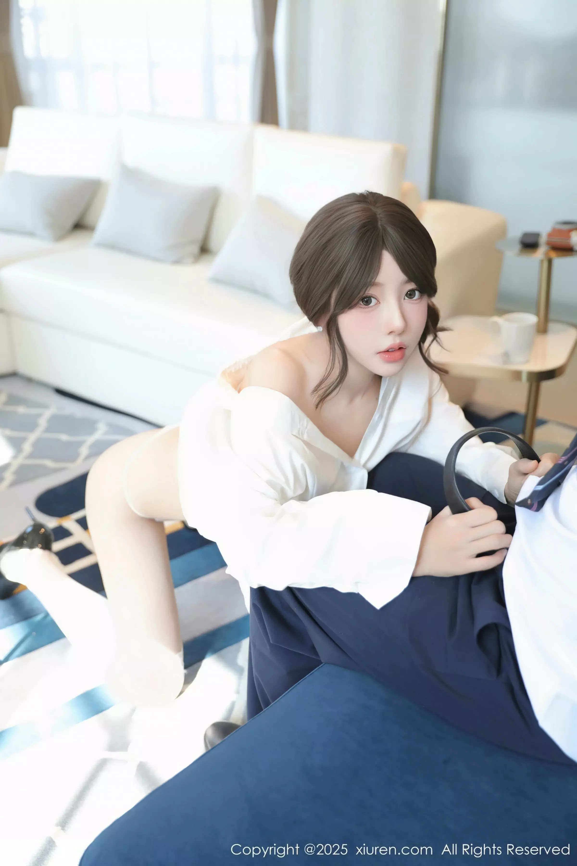 [[XiuRen秀人网]秀人网]No.10036_模特桃妖夭性感白T露白色内衣配白色丝袜秀曼妙身姿诱惑写真86P